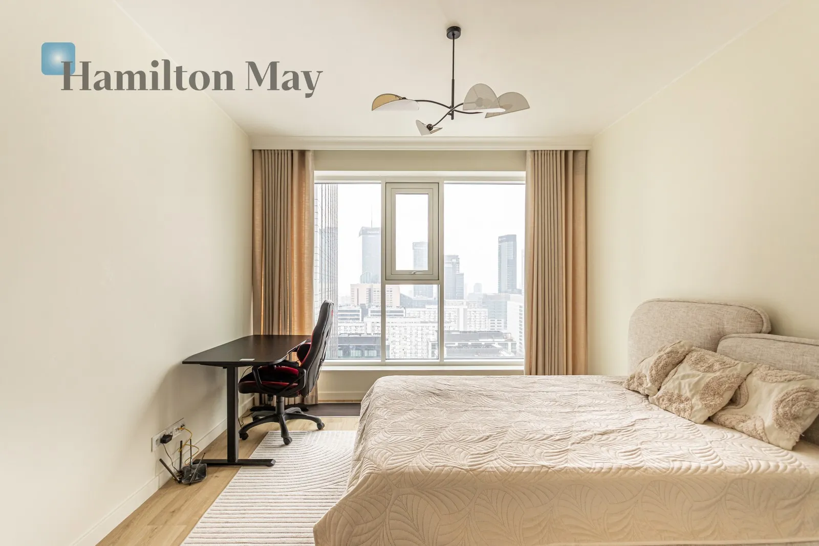 Subregion: Mirów Distance to centre: 1.58 km Level: 24 Price: 25000 PLN Bedrooms: 2 Bathrooms: 2 Size: 136m2 - slider