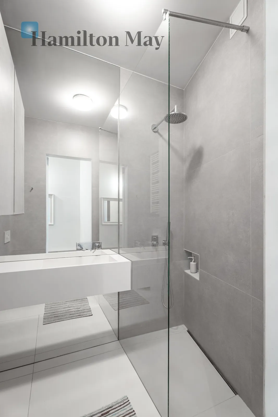 Street: Mostowa Region: Stare Miasto Distance to centre: 1.69 km Level: 1 Price: 2146000 PLN Bedrooms: 1 Bathrooms: 1 - slider