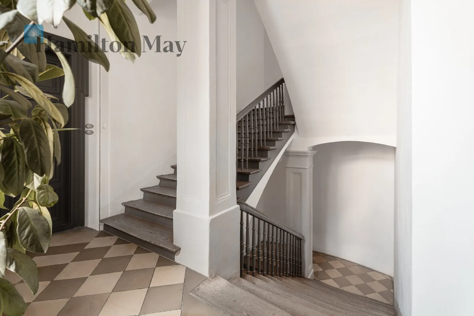 Distance to centre: 1.69 km Level: 1 Price: 2146000 PLN Bedrooms: 1 Bathrooms: 1 Size: 81m2 Price/m2: 26494 PLN - slider