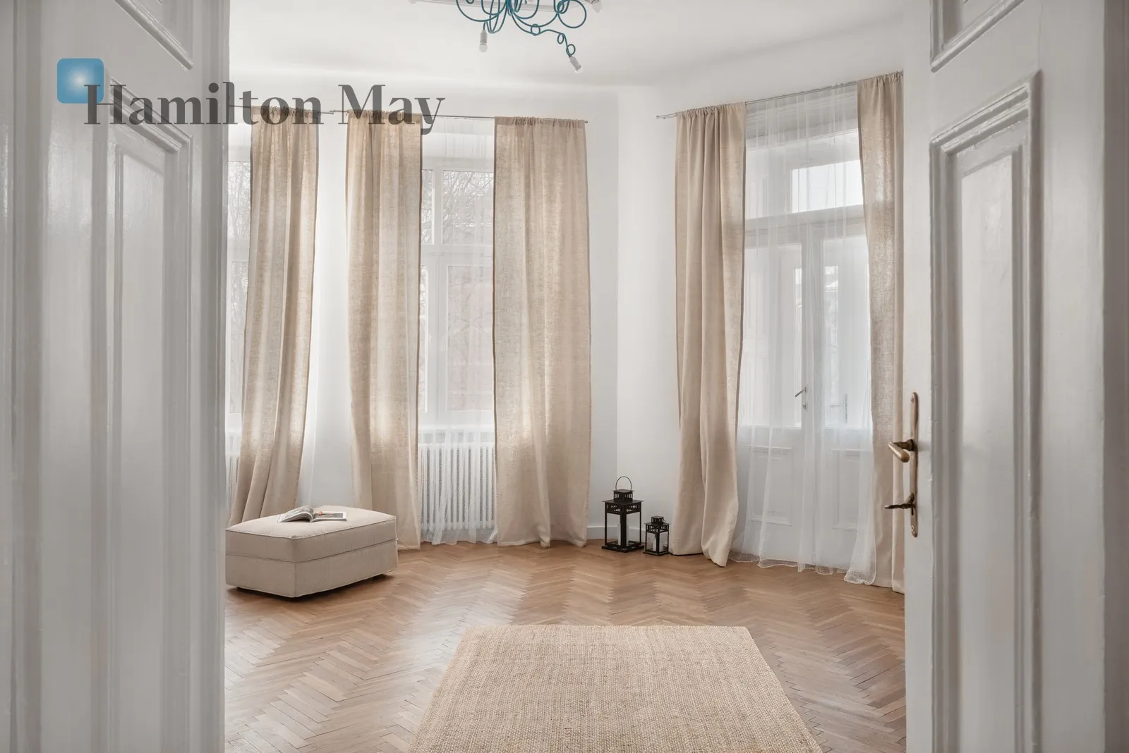 City: Kraków Street: Mostowa Region: Stare Miasto Distance to centre: 1.69 km Level: 1 Price: 2146000 PLN Bedrooms: 1 Bathrooms: 1 - slider