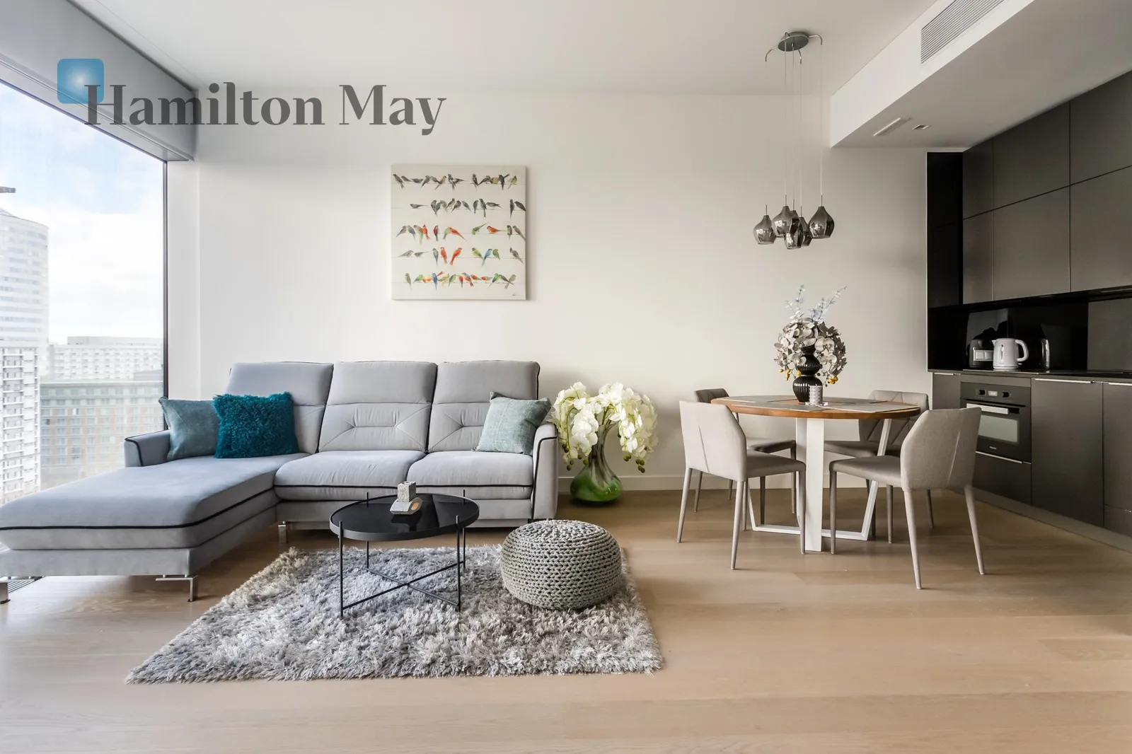 City: Warszawa Street: Twarda Region: Śródmieście Subregion: Śródmieście Północne Distance to centre: 0.92 km Level: 12 Price: 10000 PLN Bedrooms: 1 Bathrooms: 1 Size: 53m2 - slider