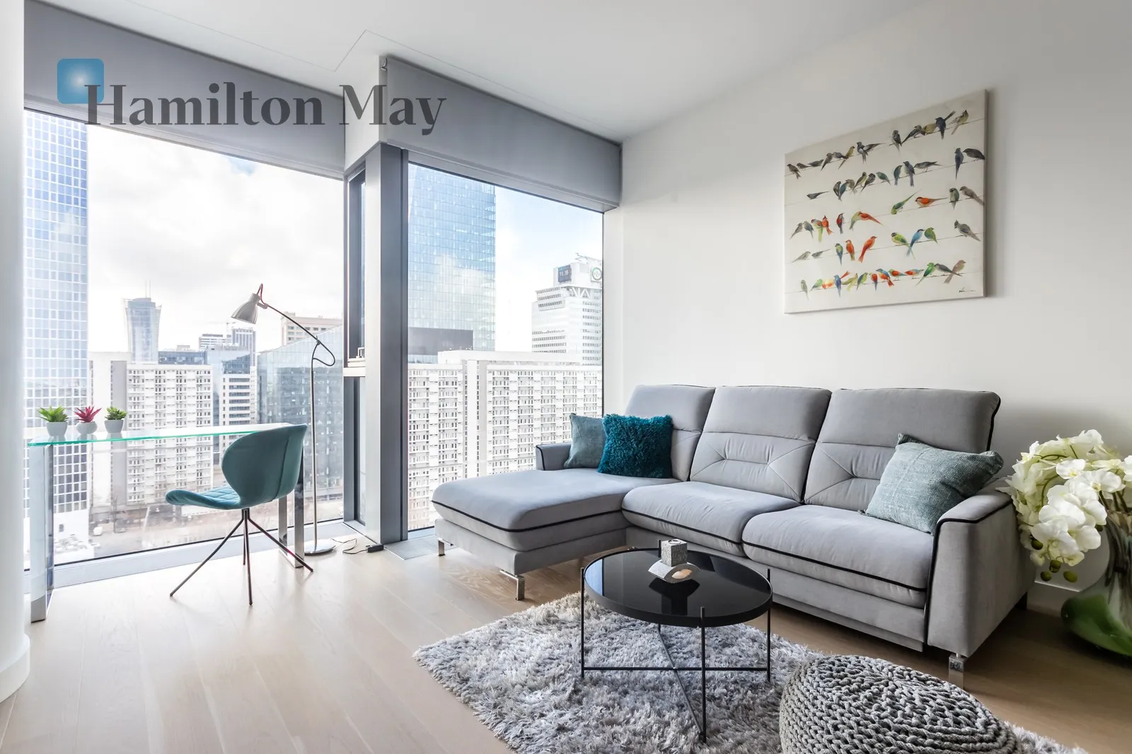 City: Warszawa Street: Twarda Region: Śródmieście Subregion: Śródmieście Północne Distance to centre: 0.92 km Level: 12 Price: 10000 PLN Bedrooms: 1 Bathrooms: 1 Size: 53m2 Price/m2: 189 PLN - slider