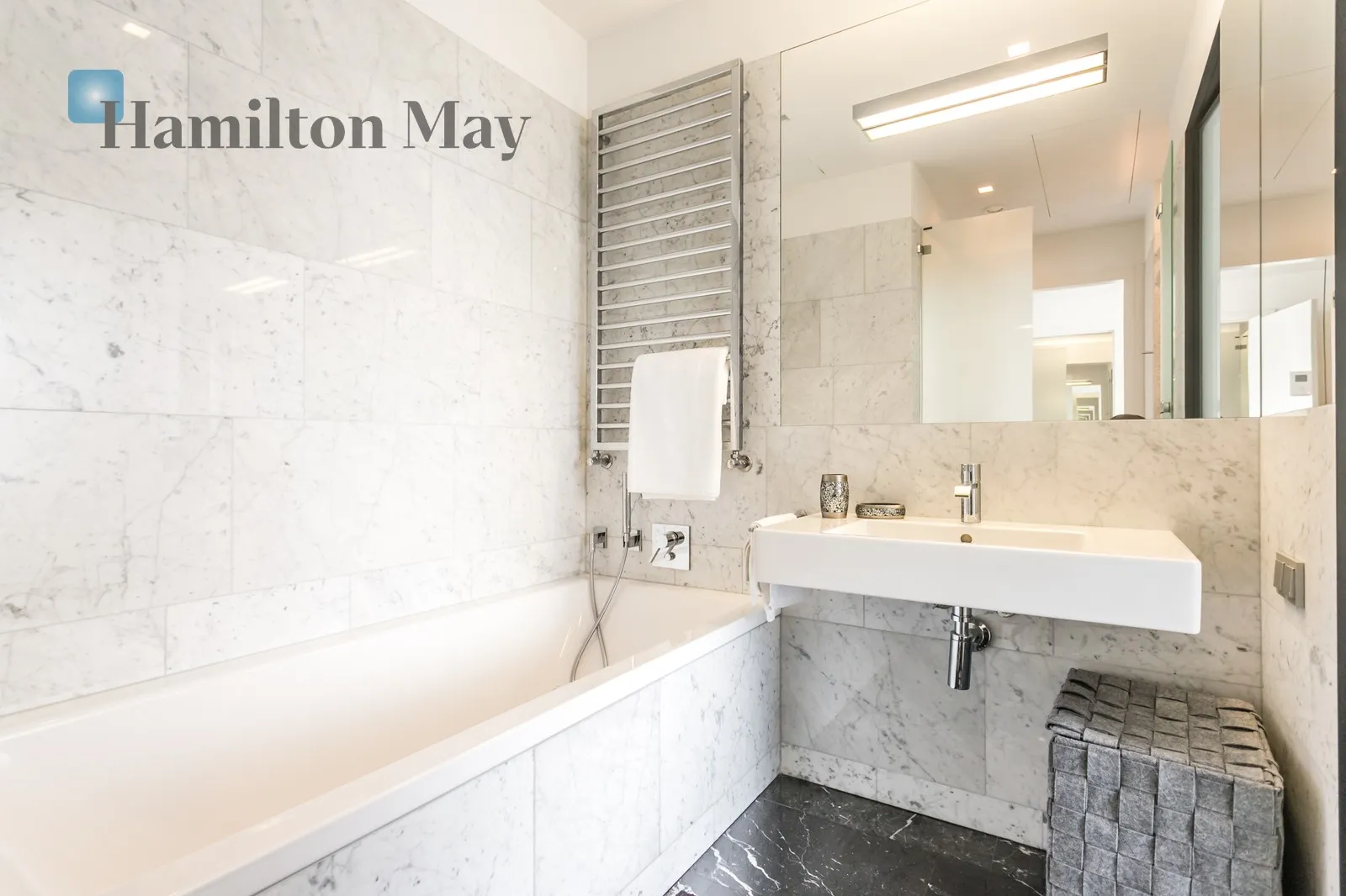 Subregion: Śródmieście Północne Distance to centre: 0.92 km Level: 12 Price: 10000 PLN Bedrooms: 1 Bathrooms: 1 Size: 53m2 - slider