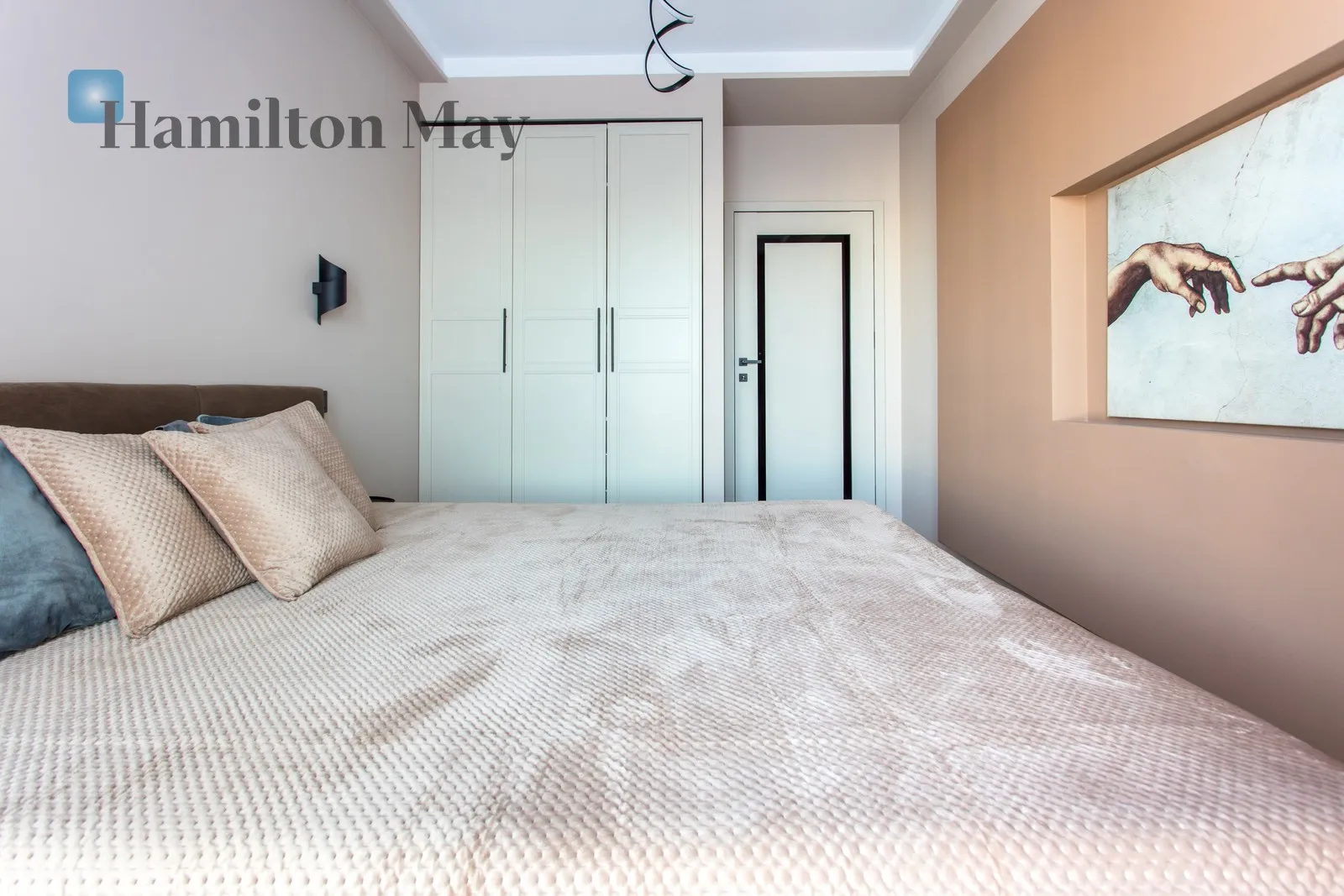 Region: Śródmieście Subregion: Kępa Mieszczańska Distance to centre: 1.03 km Level: 5 Price: 1170000 PLN Bedrooms: 2 Bathrooms: 1 - slider