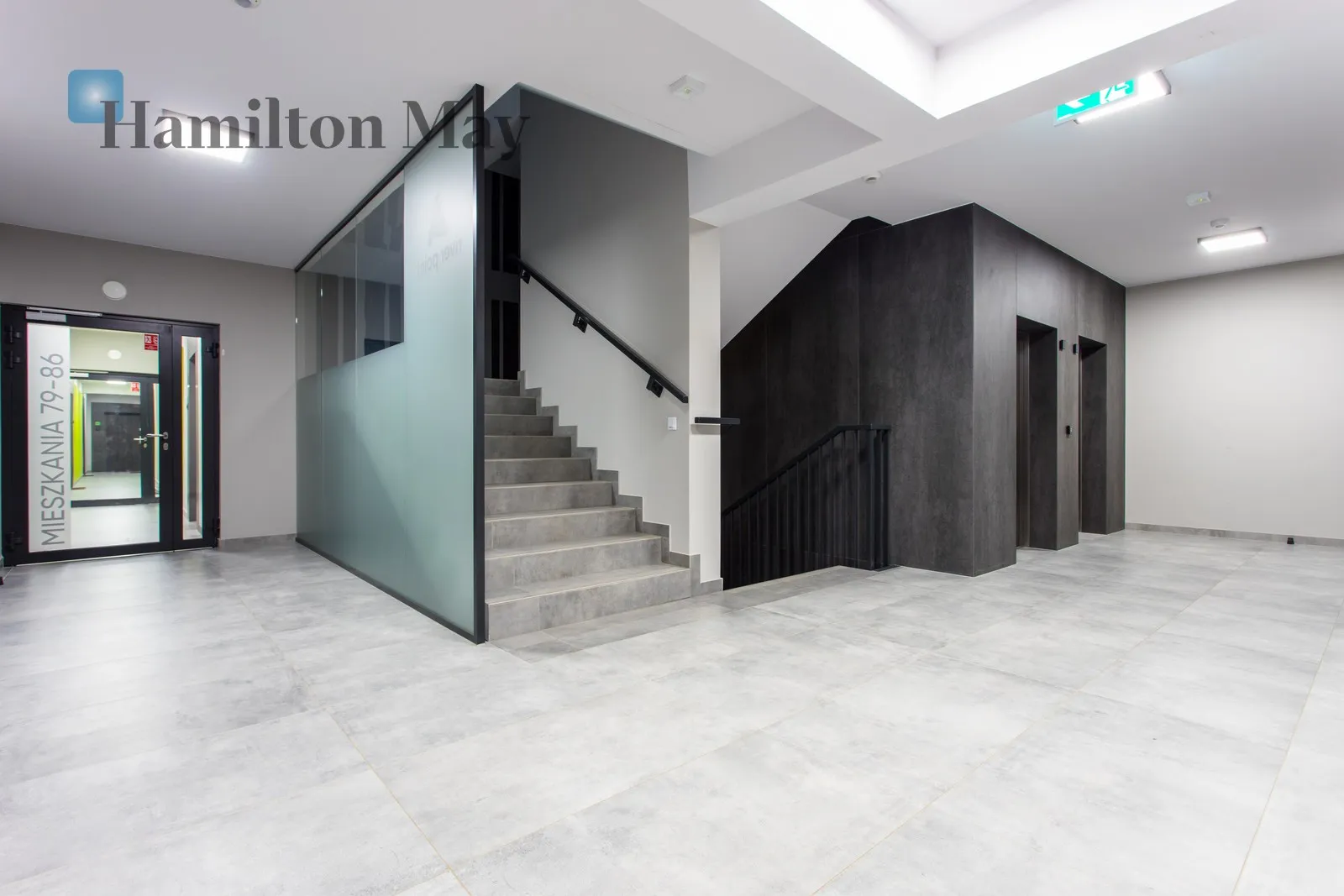 Distance to centre: 1.03 km Level: 5 Price: 1170000 PLN Bedrooms: 2 Bathrooms: 1 Size: 53.39m2 - slider