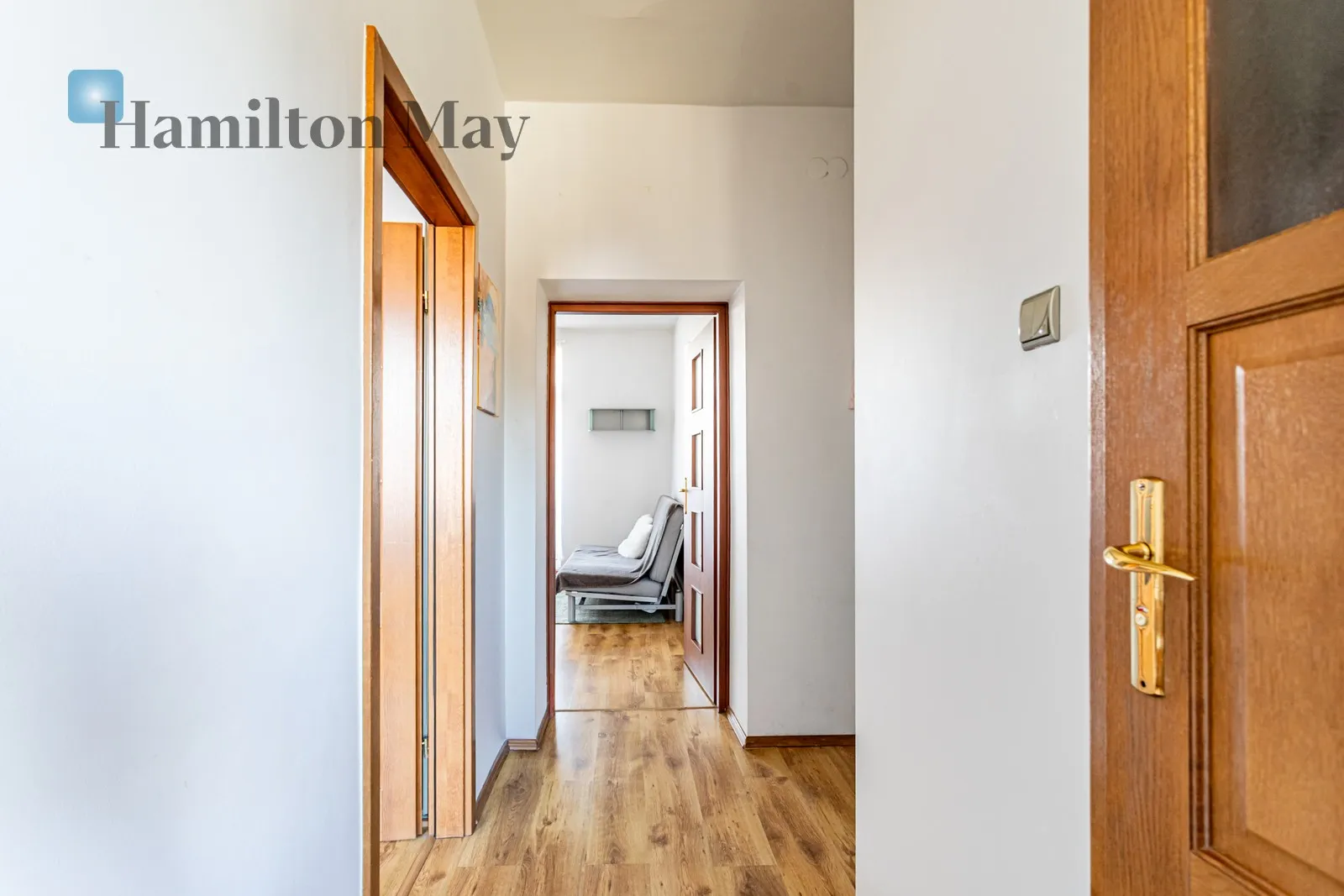 One bedroom apartment with a balcony in an attractive location between Wierzbno and Racławicka metro stations - slider