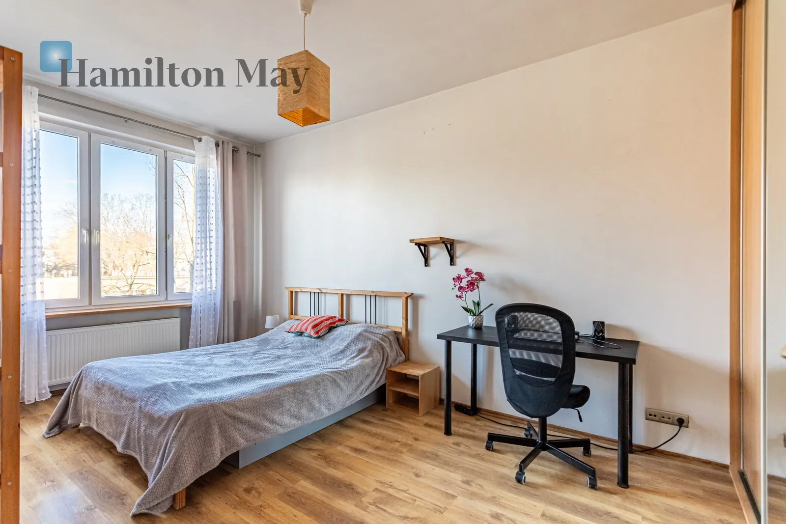 One bedroom apartment with a balcony in an attractive location between Wierzbno and Racławicka metro stations - slider