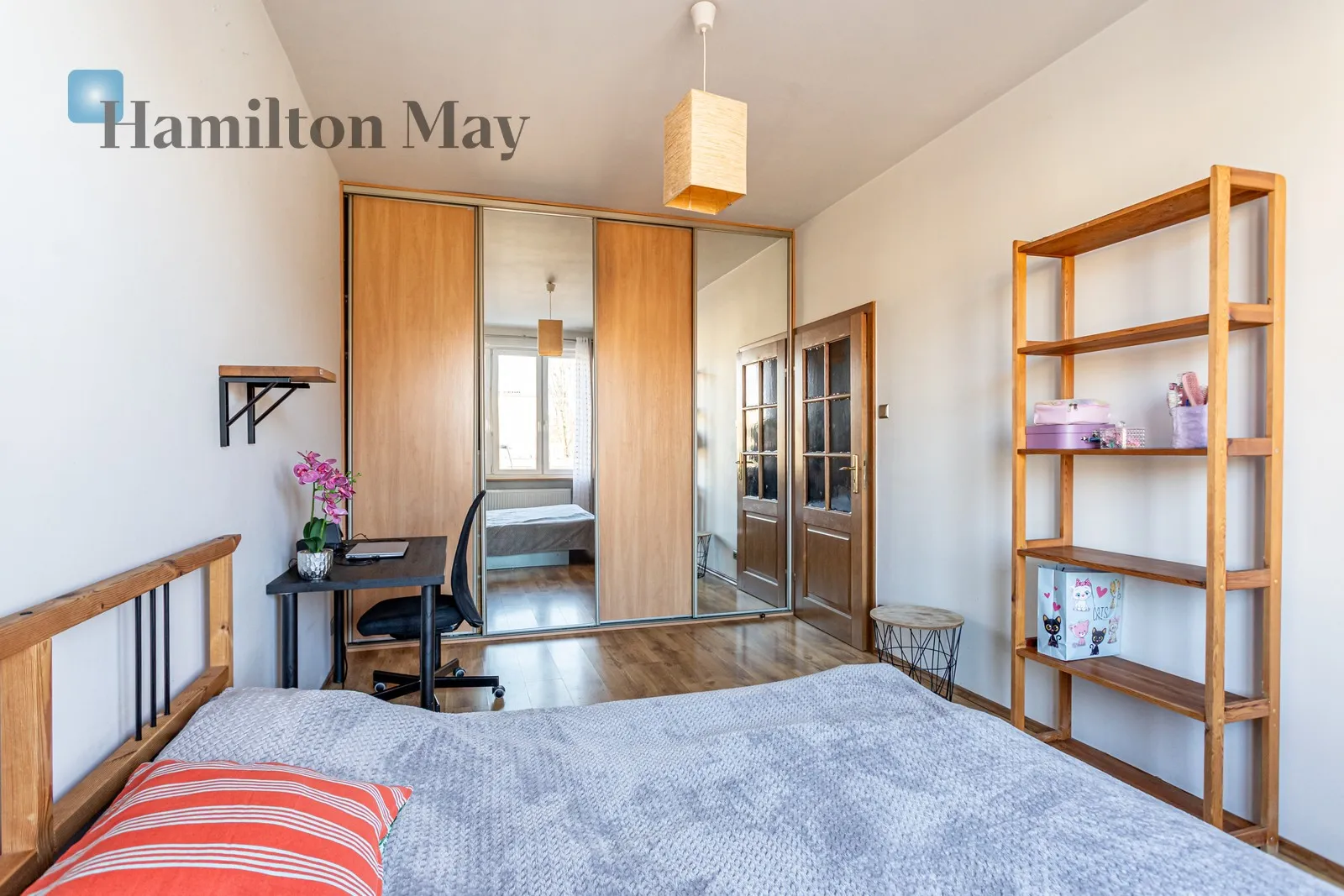 One bedroom apartment with a balcony in an attractive location between Wierzbno and Racławicka metro stations - slider