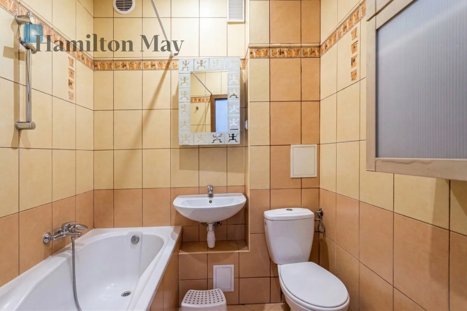 One bedroom apartment with a balcony in an attractive location between Wierzbno and Racławicka metro stations - slider