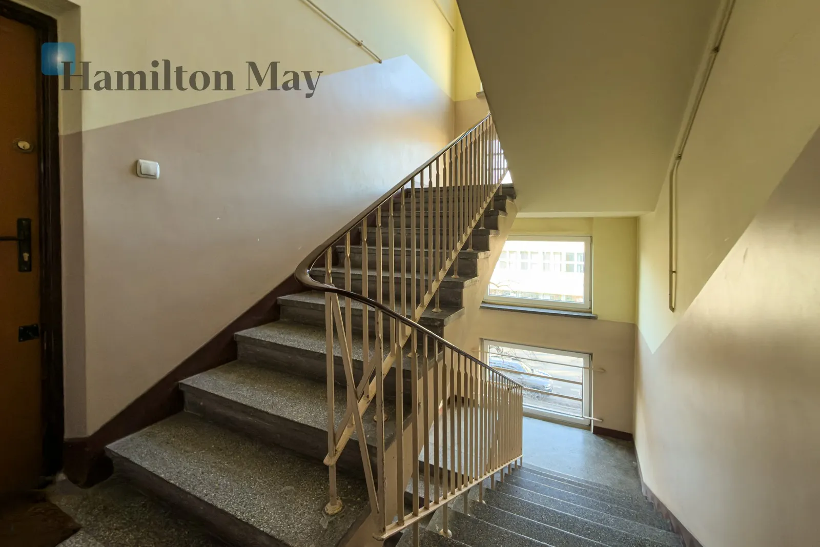 One bedroom apartment with a balcony in an attractive location between Wierzbno and Racławicka metro stations - slider