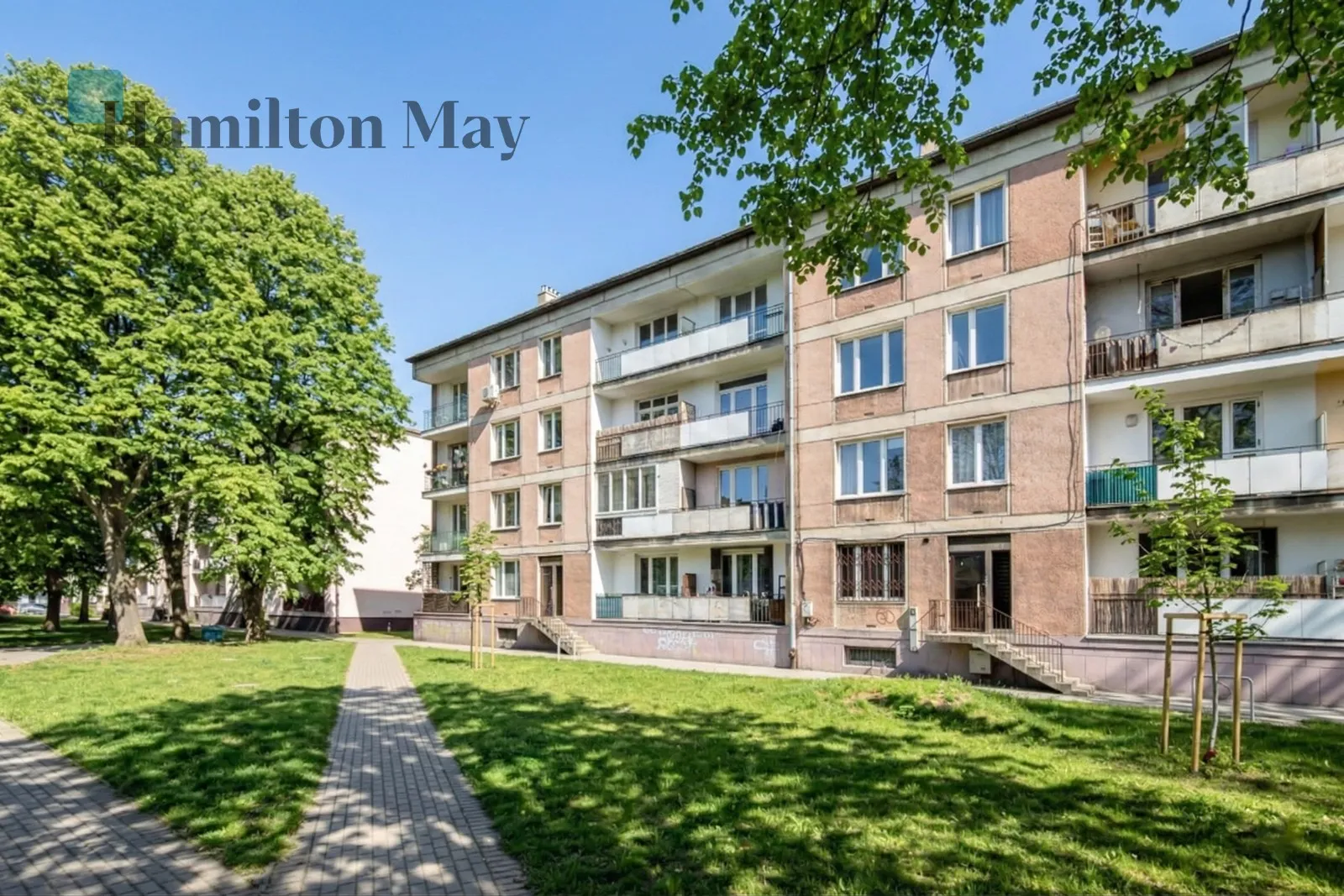 One bedroom apartment with a balcony in an attractive location between Wierzbno and Racławicka metro stations - slider