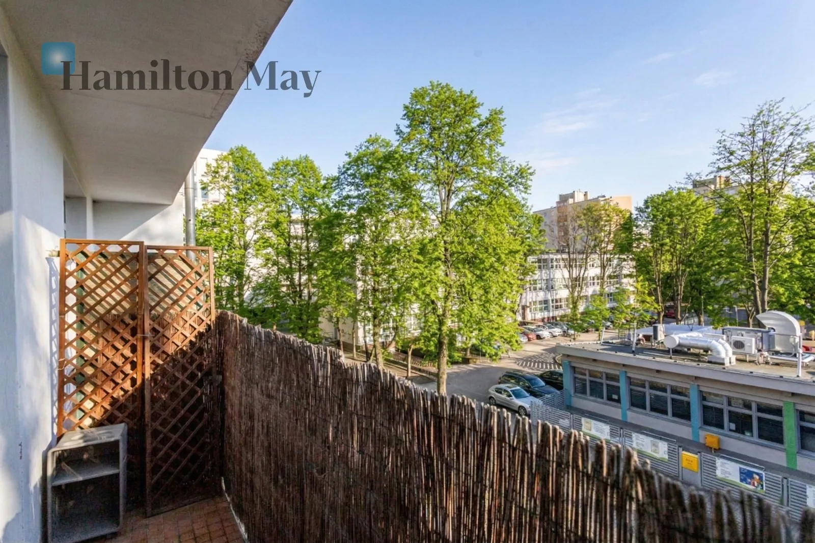 One bedroom apartment with a balcony in an attractive location between Wierzbno and Racławicka metro stations - slider