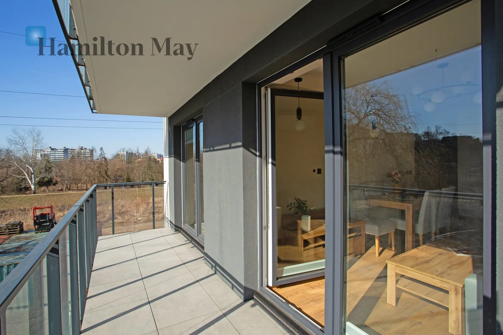 Nowoczesne 4-pokojowe mieszkanie z miejscem postojowym w garażu podziemnym przy ul. Rydlówka w Krakowie - slider