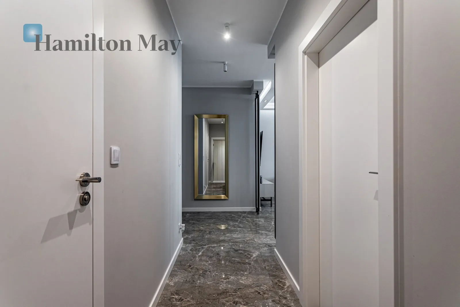 Luksusowy apartament z 85 metrowym tarasem  - slider