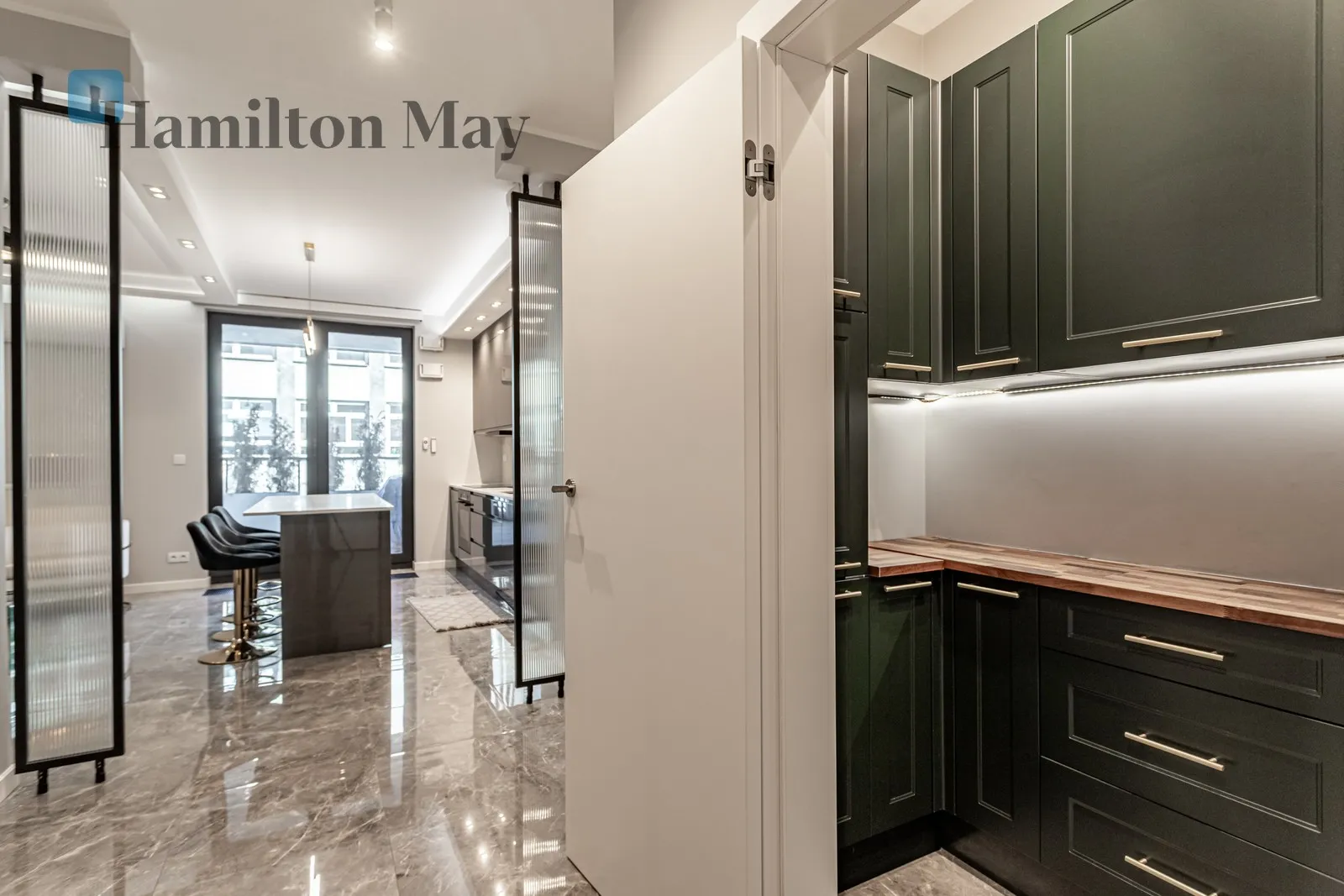 Luksusowy apartament z 85 metrowym tarasem  - slider