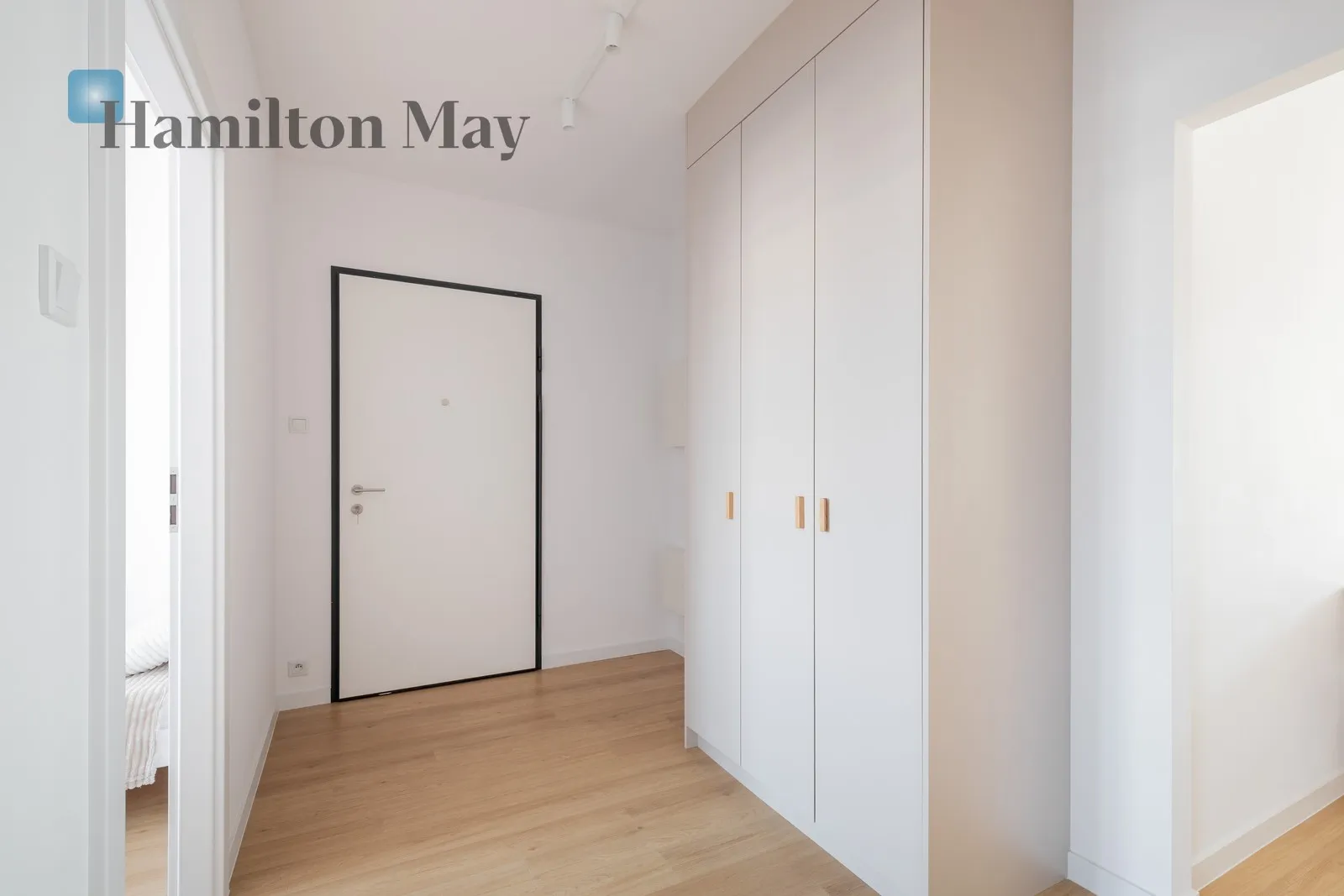 Level: 5 Price: 3300 PLN Bedrooms: 2 Bathrooms: 1 Size: 54.14m2 - slider