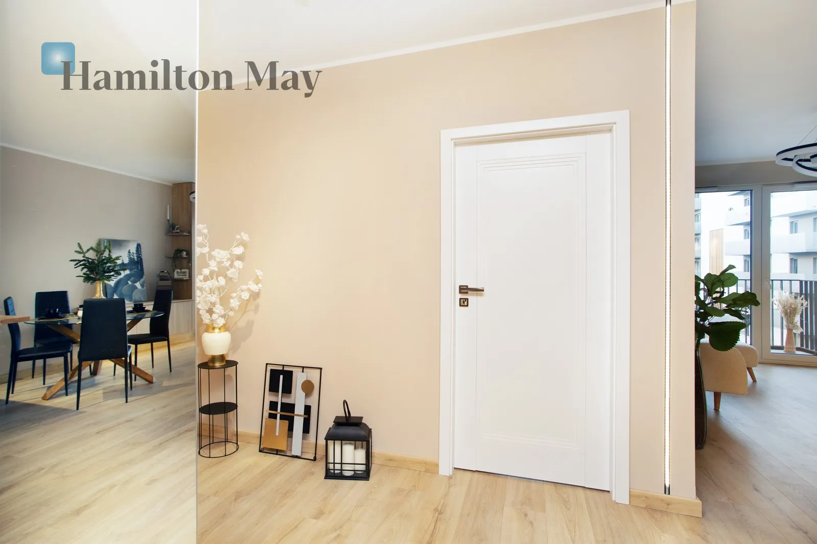 Distance to centre: 2.15 km Level: 3 Price: 1020000 PLN Bedrooms: 1 Bathrooms: 1 Size: 46m2 - slider