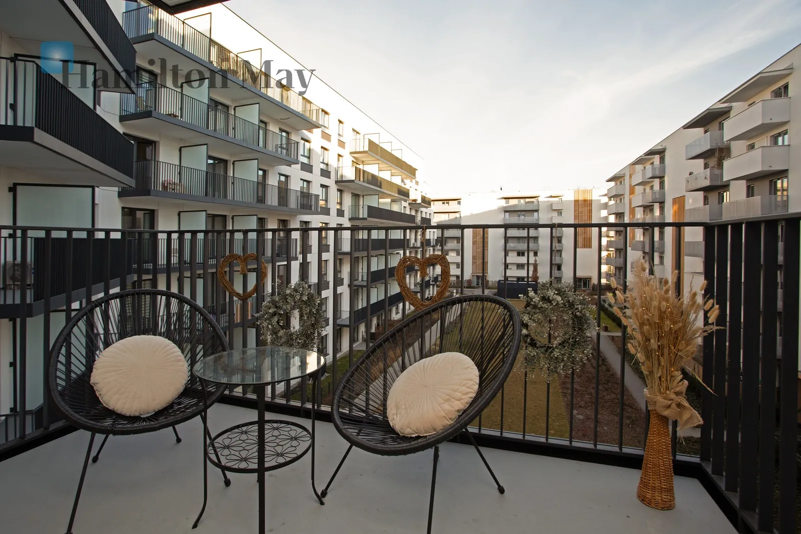 Region: Stare Miasto Subregion: Warszawskie Distance to centre: 2.15 km Level: 3 Price: 1020000 PLN - slider