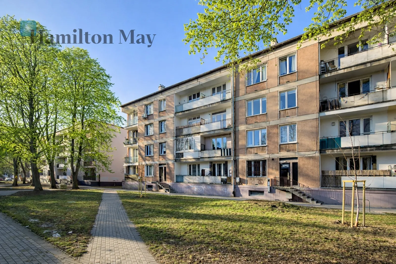 Distance to centre: 4.14 km Level: 2 Price: 899000 PLN Bedrooms: 1 Bathrooms: 1 Size: 50m2 - slider