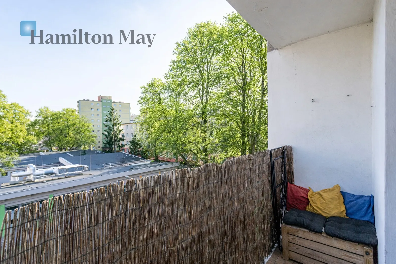 City: Warszawa Street: Antoniego Malczewskiego Region: Mokotów Subregion: Wierzbno Distance to centre: 4.14 km Level: 2 - slider