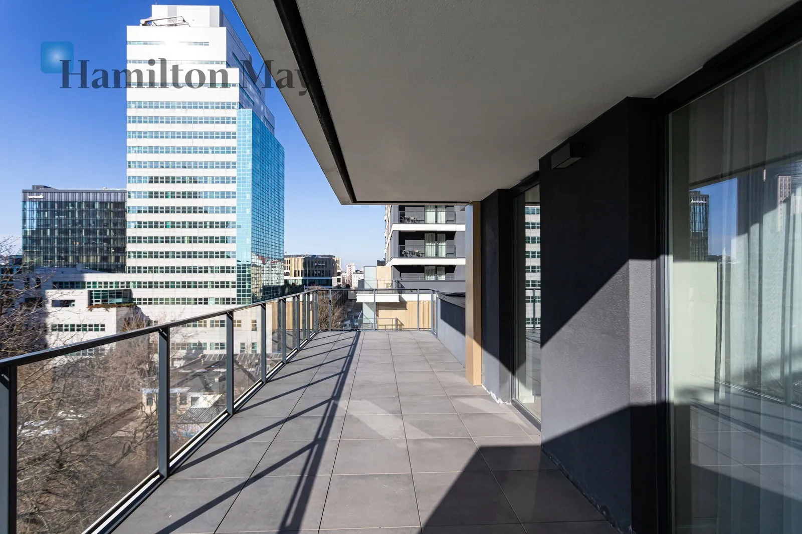 Apartment| 42.26 m2 | Taras | Wysokie piętro w Unique Tower

 - slider