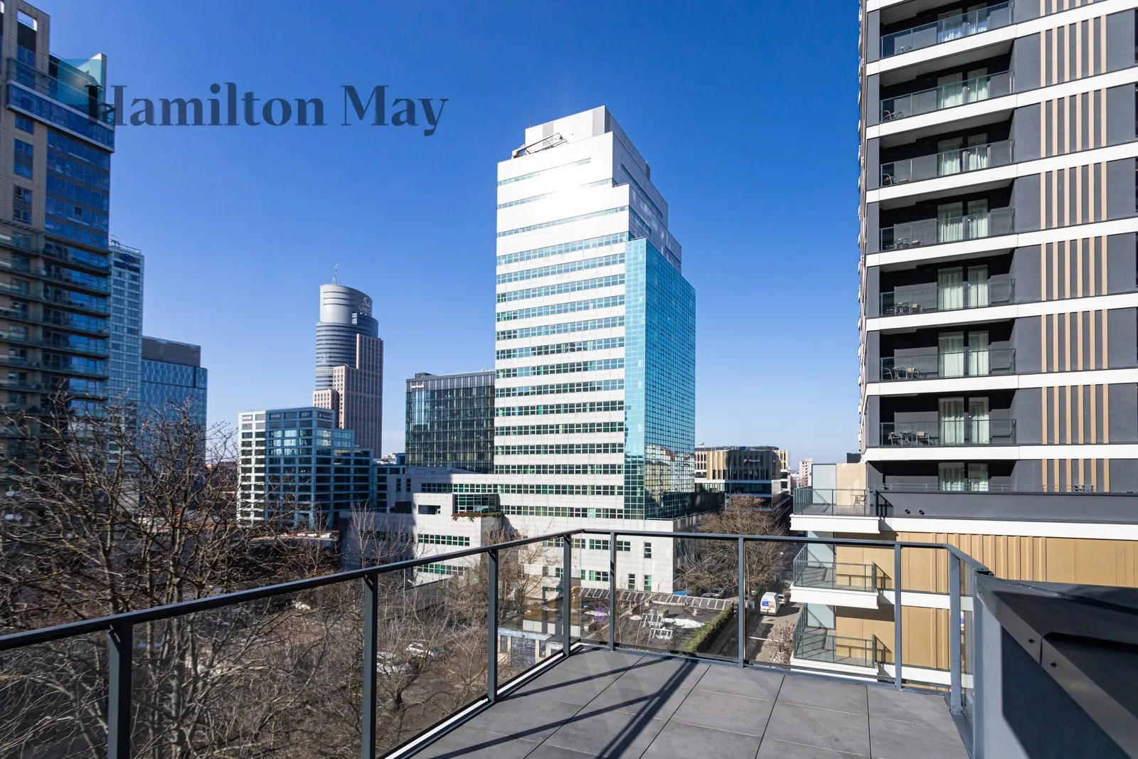 Apartment| 42.26 m2 | Taras | Wysokie piętro w Unique Tower

 - slider