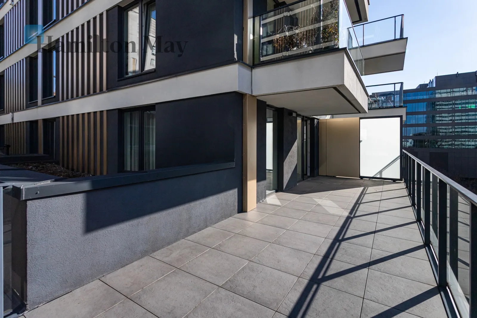 Apartment| 42.26 m2 | Taras | Wysokie piętro w Unique Tower

 - slider