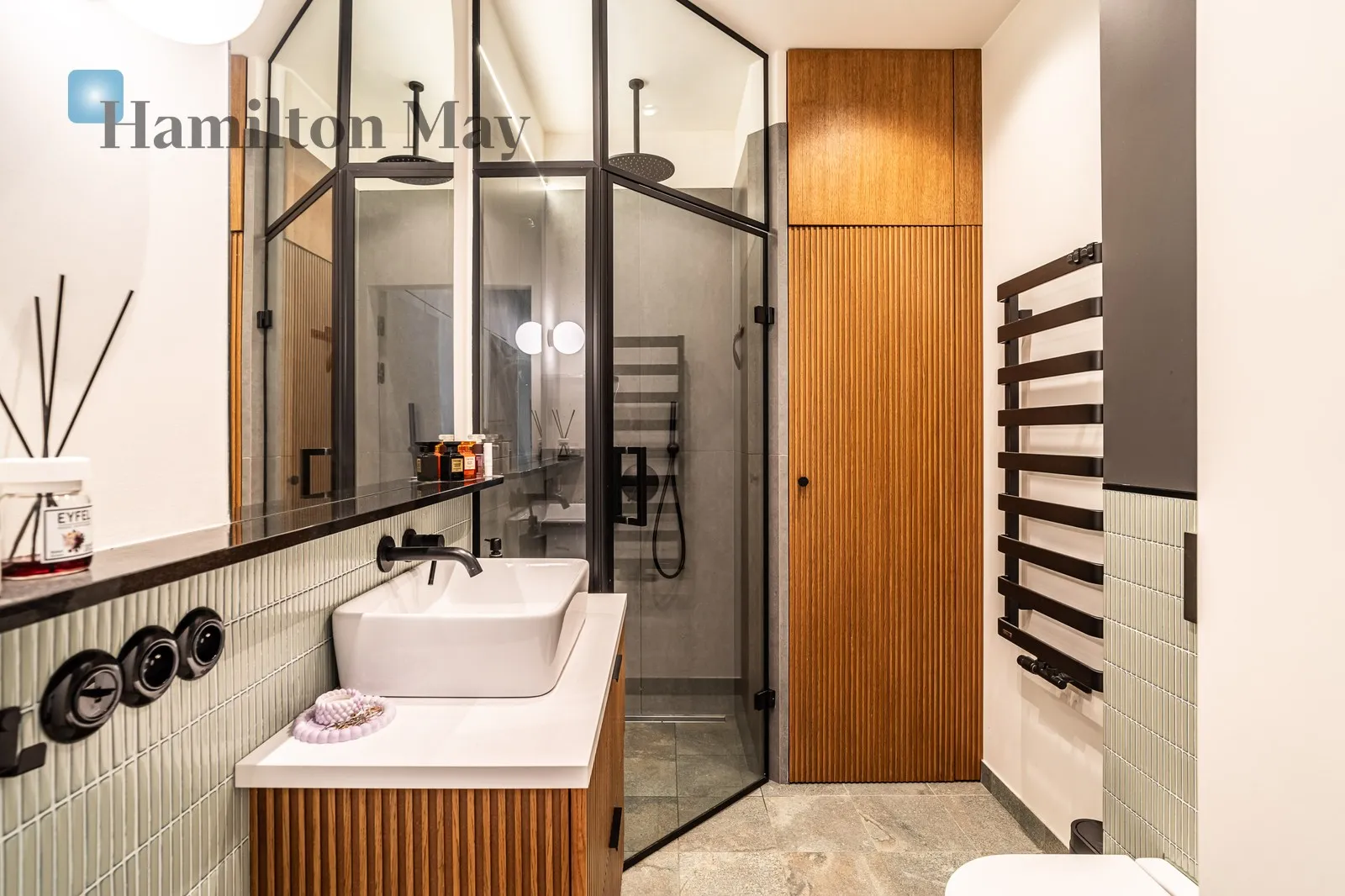 A beautiful apartment with a large terrace for sale in Zabłocie - slider