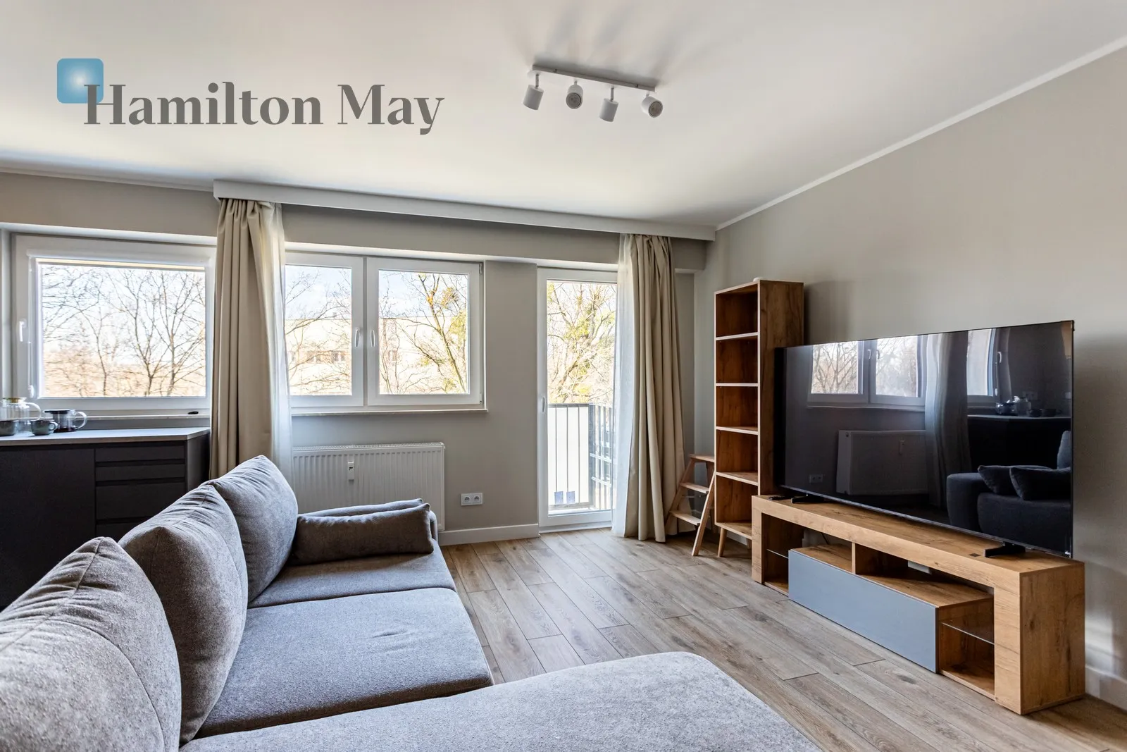 Region: Warszawa Distance to centre: 5.36 km Level: 6 Price: 3200 PLN Bedrooms: 1 Bathrooms: 1 Size: 40m2 Price/m2: 80 PLN - slider