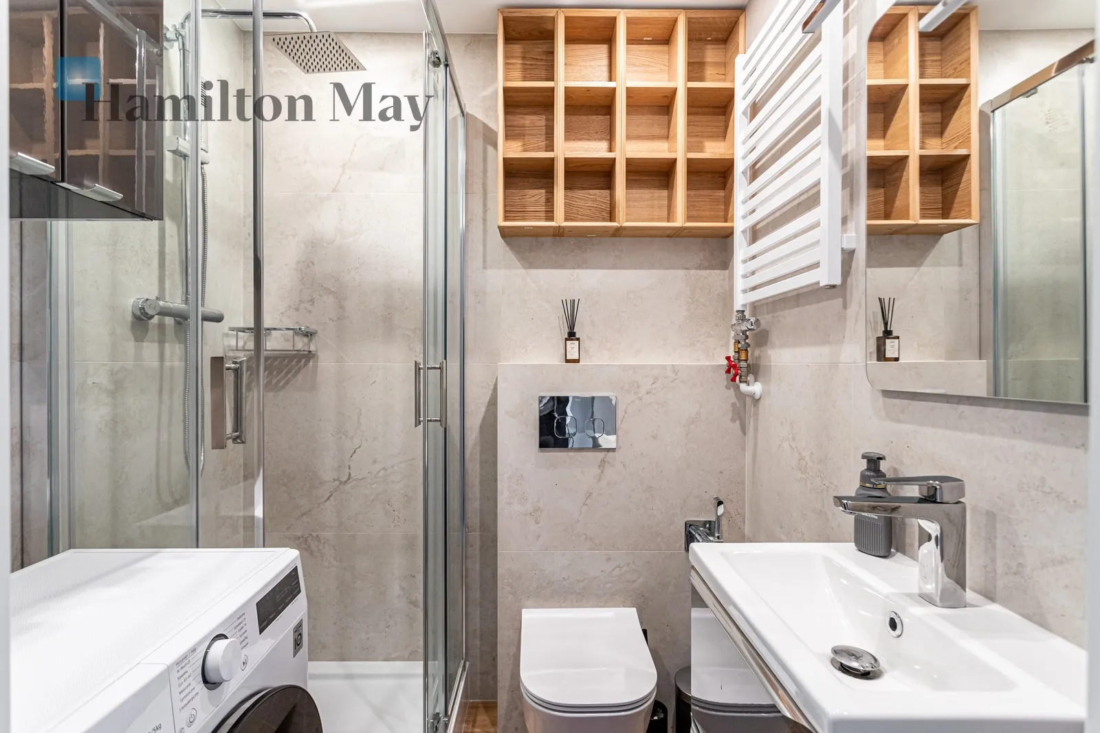 Distance to centre: 5.36 km Level: 6 Price: 3200 PLN Bedrooms: 1 Bathrooms: 1 Size: 40m2 Price/m2: 80 PLN - slider