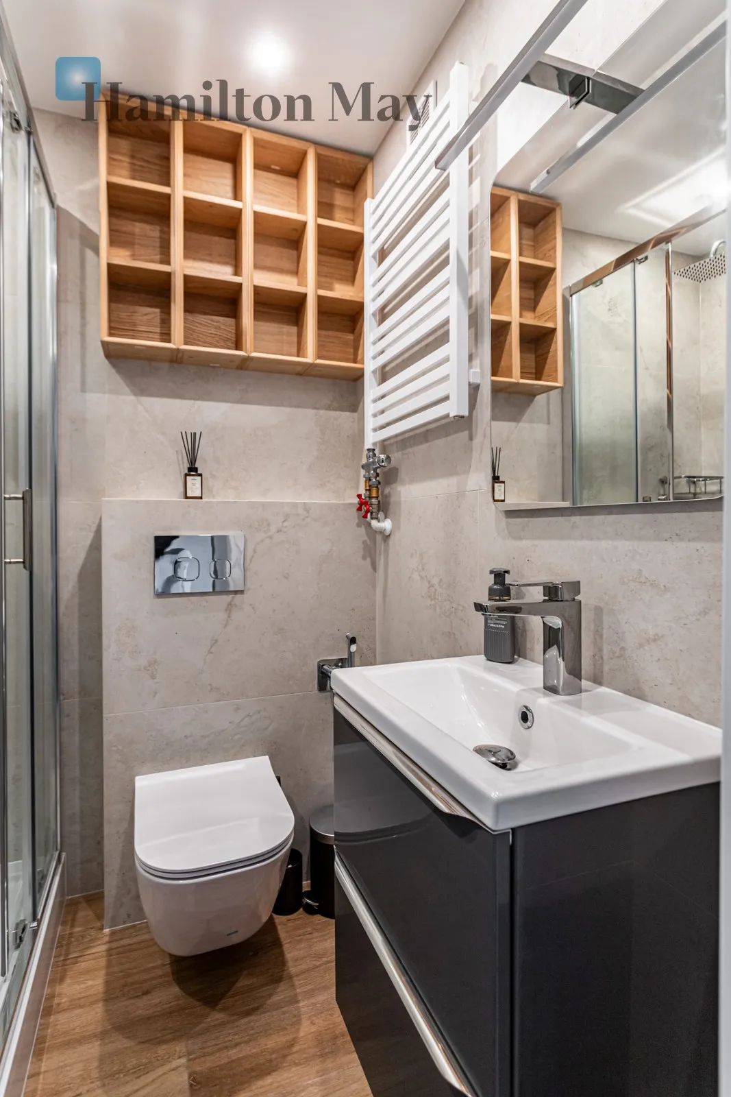 Street: Władysława Broniewskiego Region: Warszawa Distance to centre: 5.36 km Level: 6 Price: 3200 PLN Bedrooms: 1 - slider