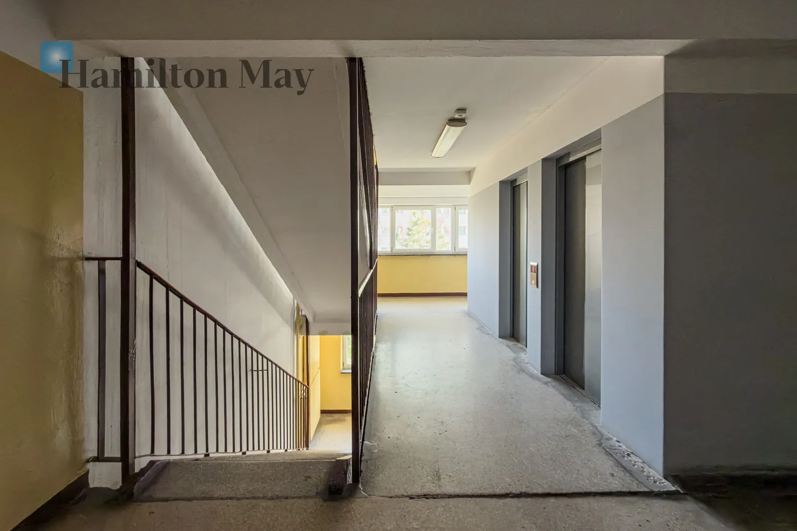 Region: Warszawa Distance to centre: 5.36 km Level: 6 Price: 3200 PLN Bedrooms: 1 - slider