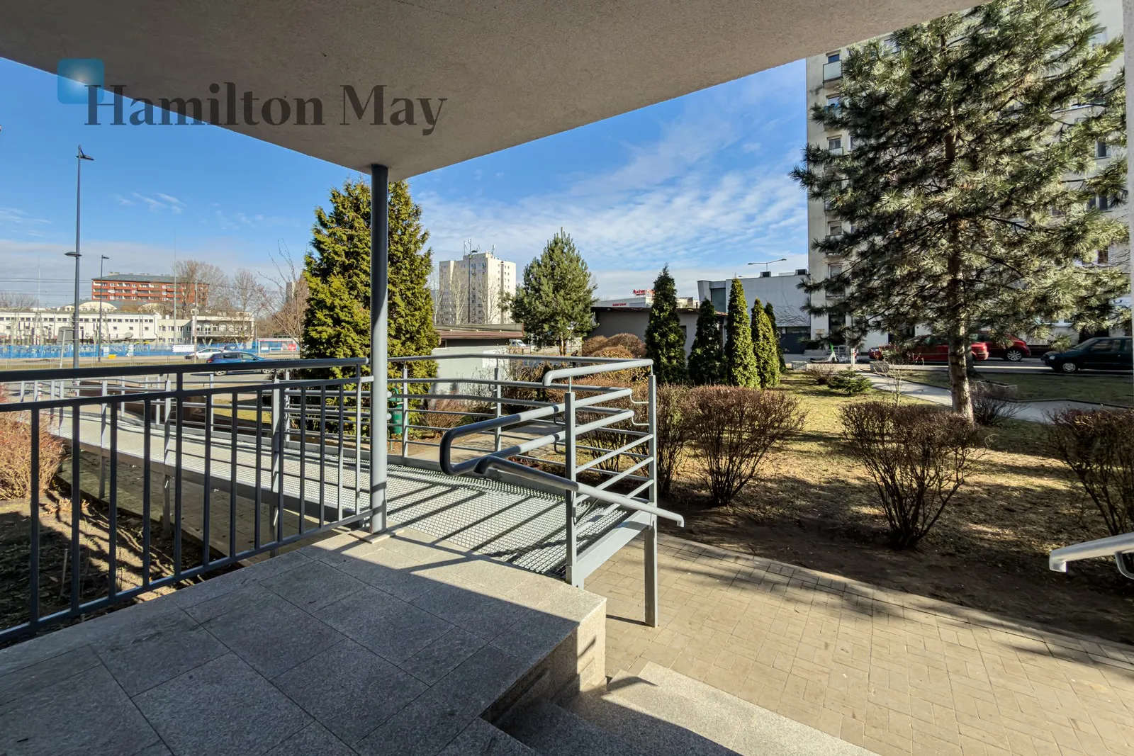 Street: Władysława Broniewskiego Region: Warszawa Distance to centre: 5.36 km Level: 6 - slider