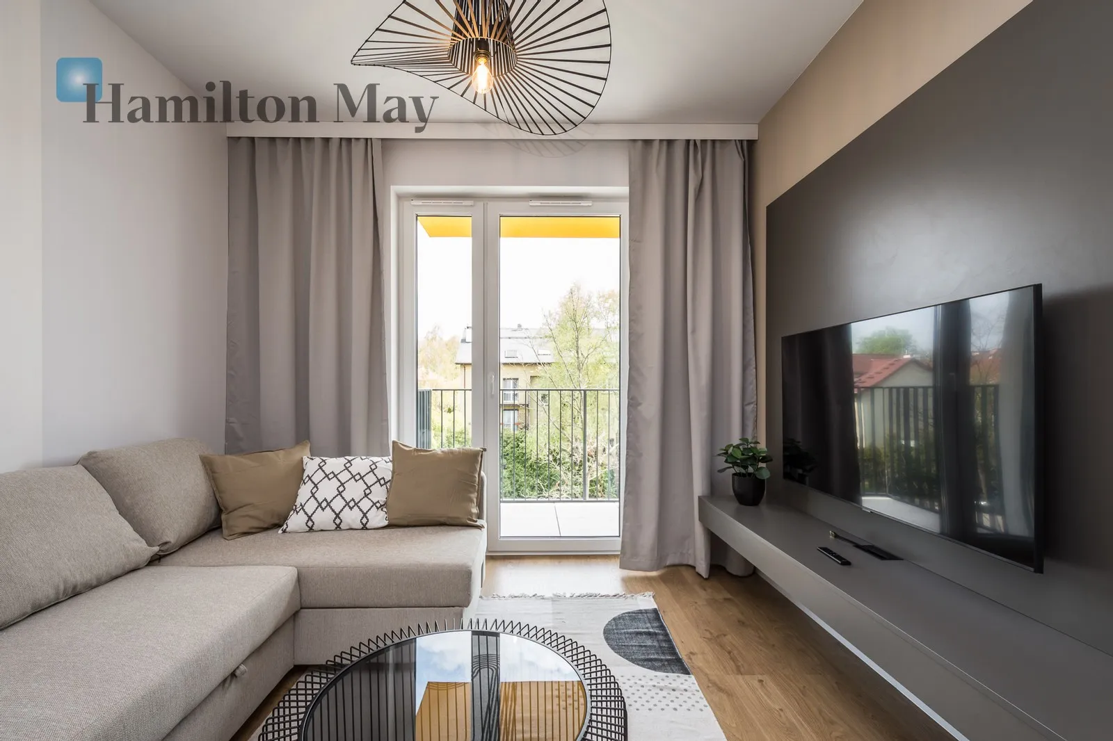 Street: Obozowa Region: Łagiewniki-Borek Fałęcki Distance to centre: 5.83 km Level: 3 Price: 3500 PLN Bedrooms: 1 Bathrooms: 1 - slider