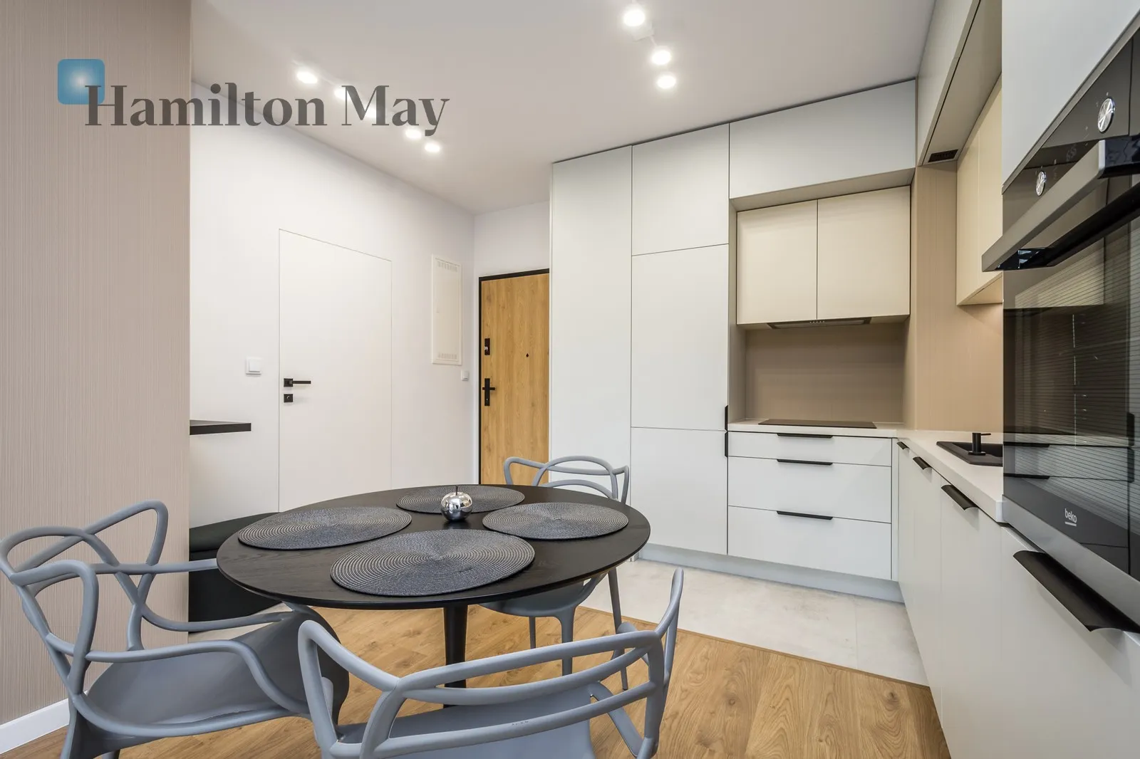 Region: Łagiewniki-Borek Fałęcki Distance to centre: 5.83 km Level: 3 Price: 3500 PLN Bedrooms: 1 Bathrooms: 1 - slider