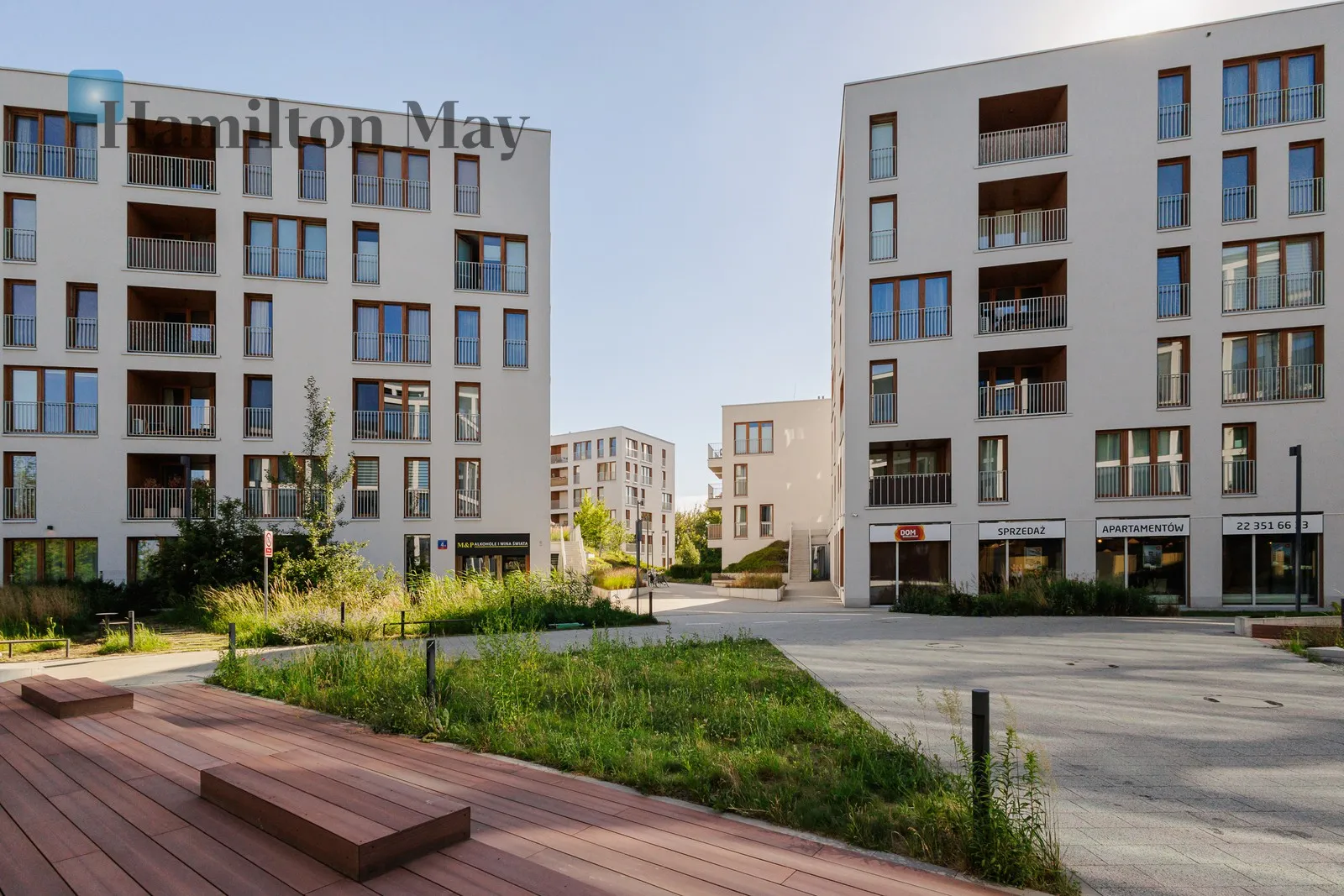 Distance to centre: 4.65 km Level: 3 Price: 5500 PLN Bedrooms: 2 Bathrooms: 1 Size: 65m2 Price/m2: 85 PLN - slider