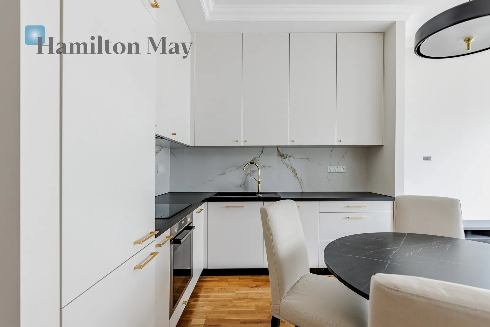 Region: Wilanów Subregion: Błonia Wilanowskie Distance to centre: 8.69 km Level: 2 Price: 7950 PLN Bedrooms: 3 Bathrooms: 2 Size: 83m2 Price/m2: 96 PLN - slider