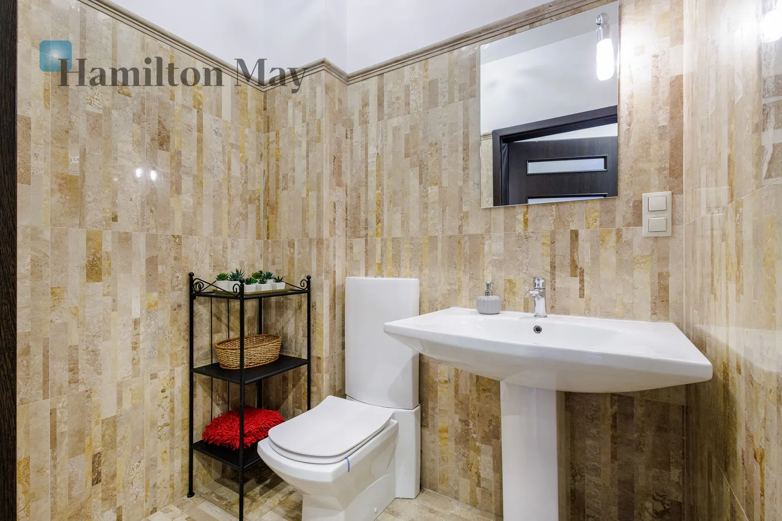 Region: Śródmieście Subregion: Powiśle Distance to centre: 1.66 km Level: 1 Price: 7500 PLN Bedrooms: 2 Bathrooms: 1 - slider