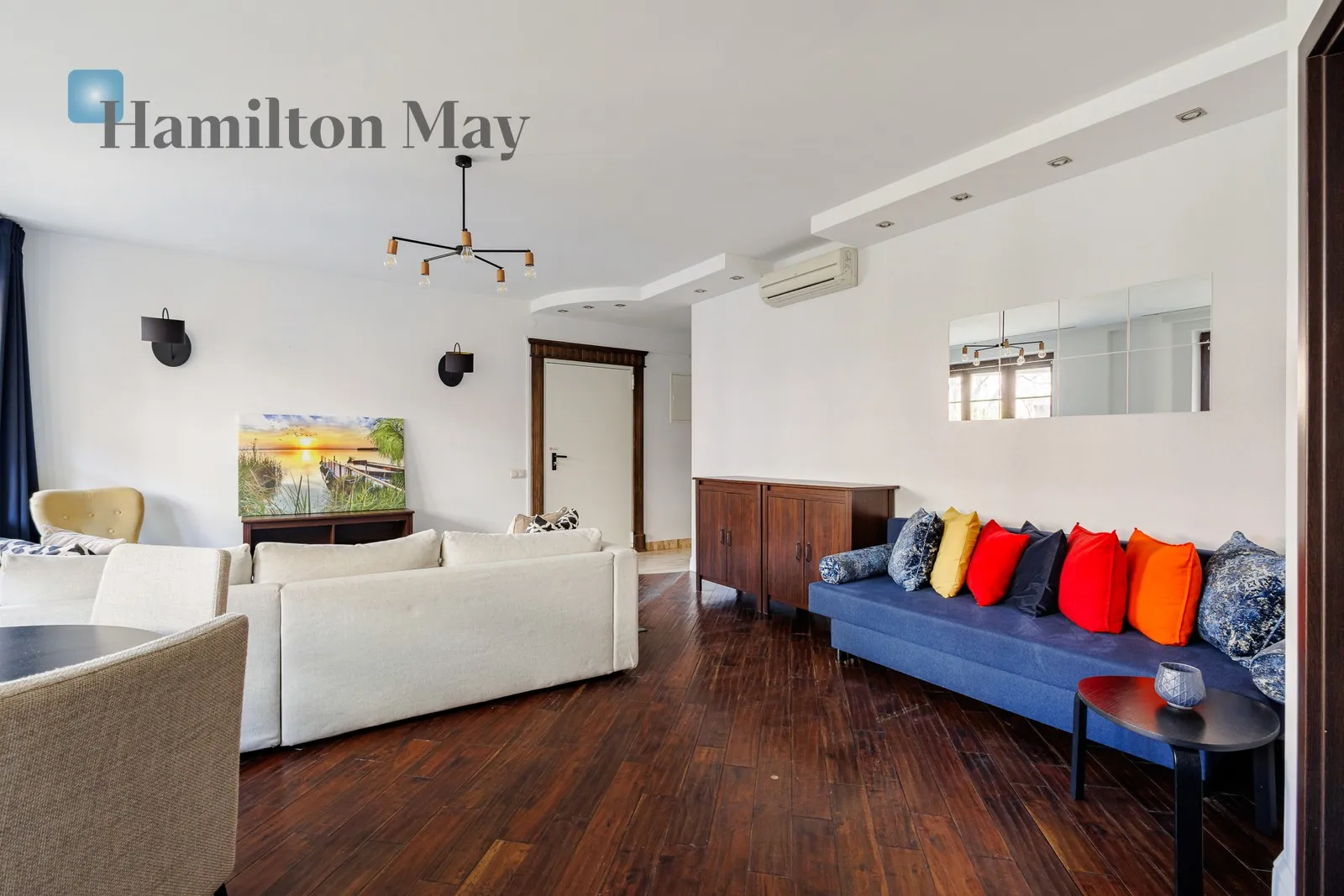 Street: Bednarska Region: Śródmieście Subregion: Powiśle Distance to centre: 1.66 km Level: 1 Price: 7500 PLN Bedrooms: 2 Bathrooms: 1 Size: 89m2 - slider