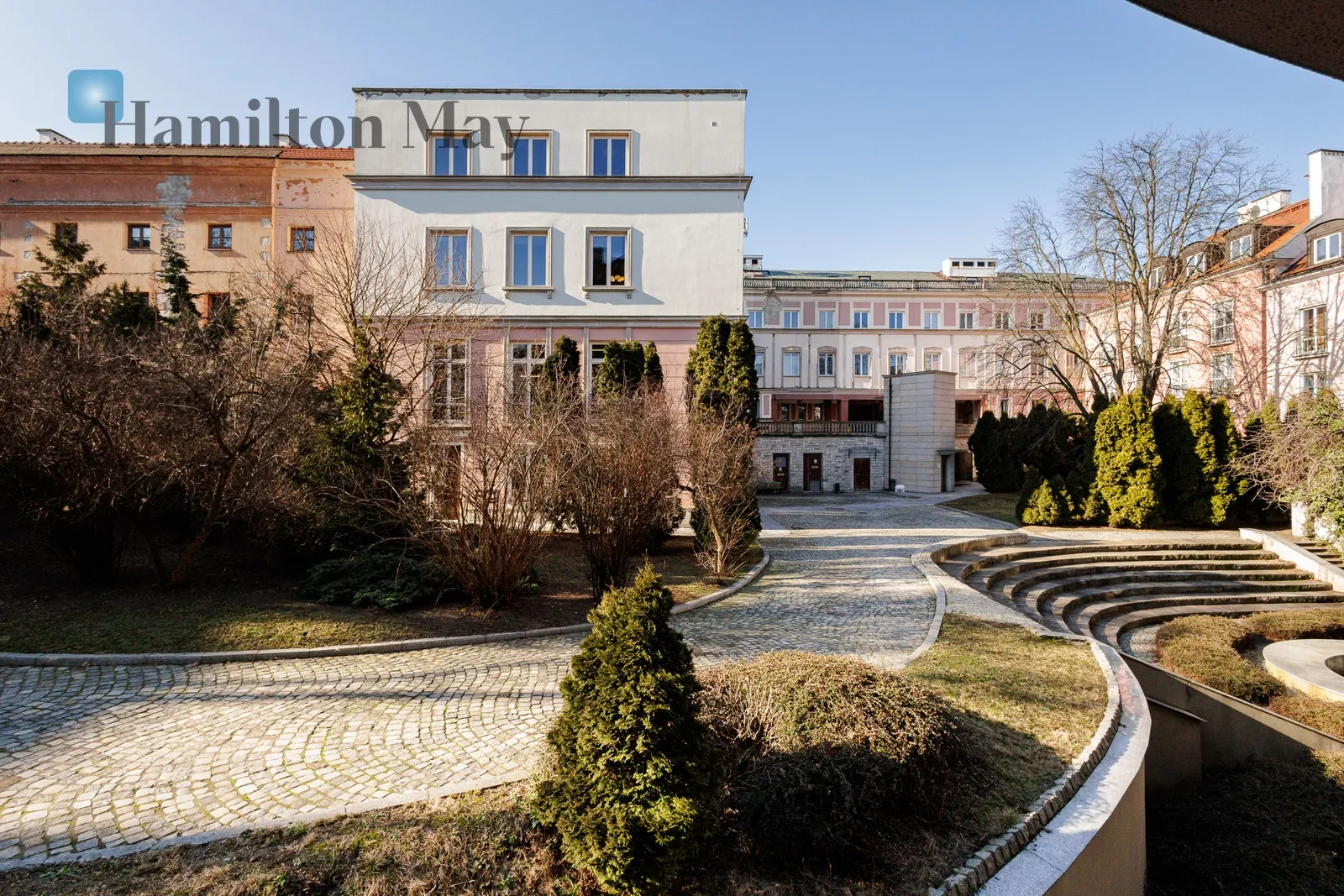 Subregion: Powiśle Distance to centre: 1.66 km Level: 1 Price: 7500 PLN Bedrooms: 2 Bathrooms: 1 Size: 89m2 - slider