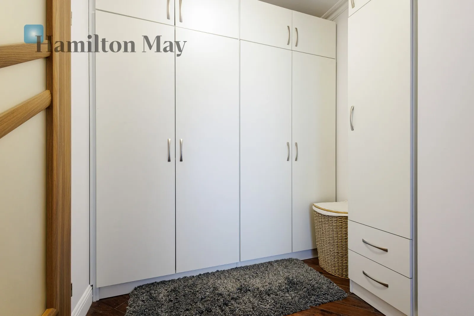 Region: Śródmieście Subregion: Powiśle Distance to centre: 1.66 km Level: 3 Price: 7000 PLN Bedrooms: 1 Bathrooms: 1 Size: 89.2m2 - slider