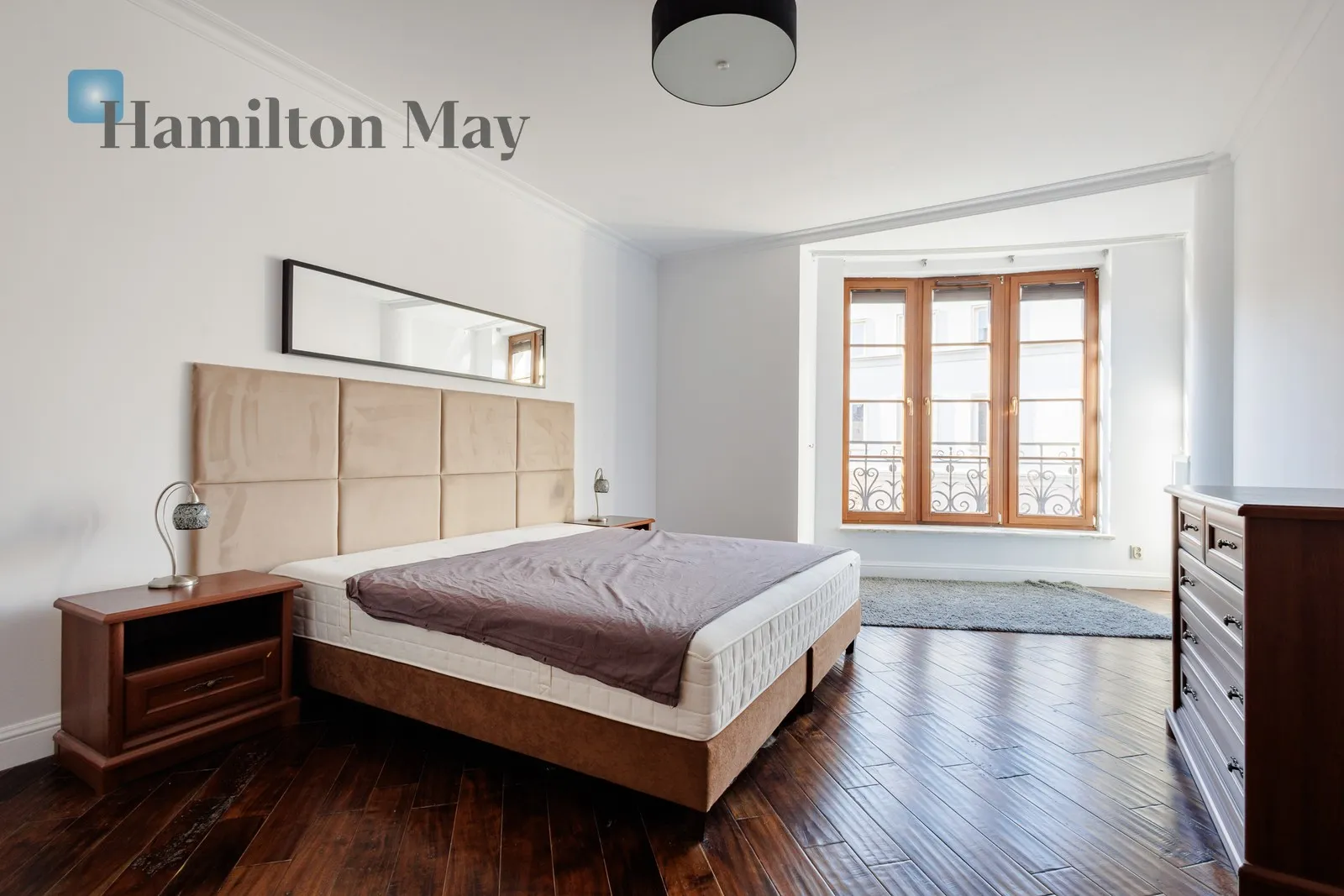 Region: Śródmieście Subregion: Powiśle Distance to centre: 1.66 km Level: 3 Price: 7000 PLN Bedrooms: 1 Bathrooms: 1 Size: 89.2m2 Price/m2: 78 PLN - slider