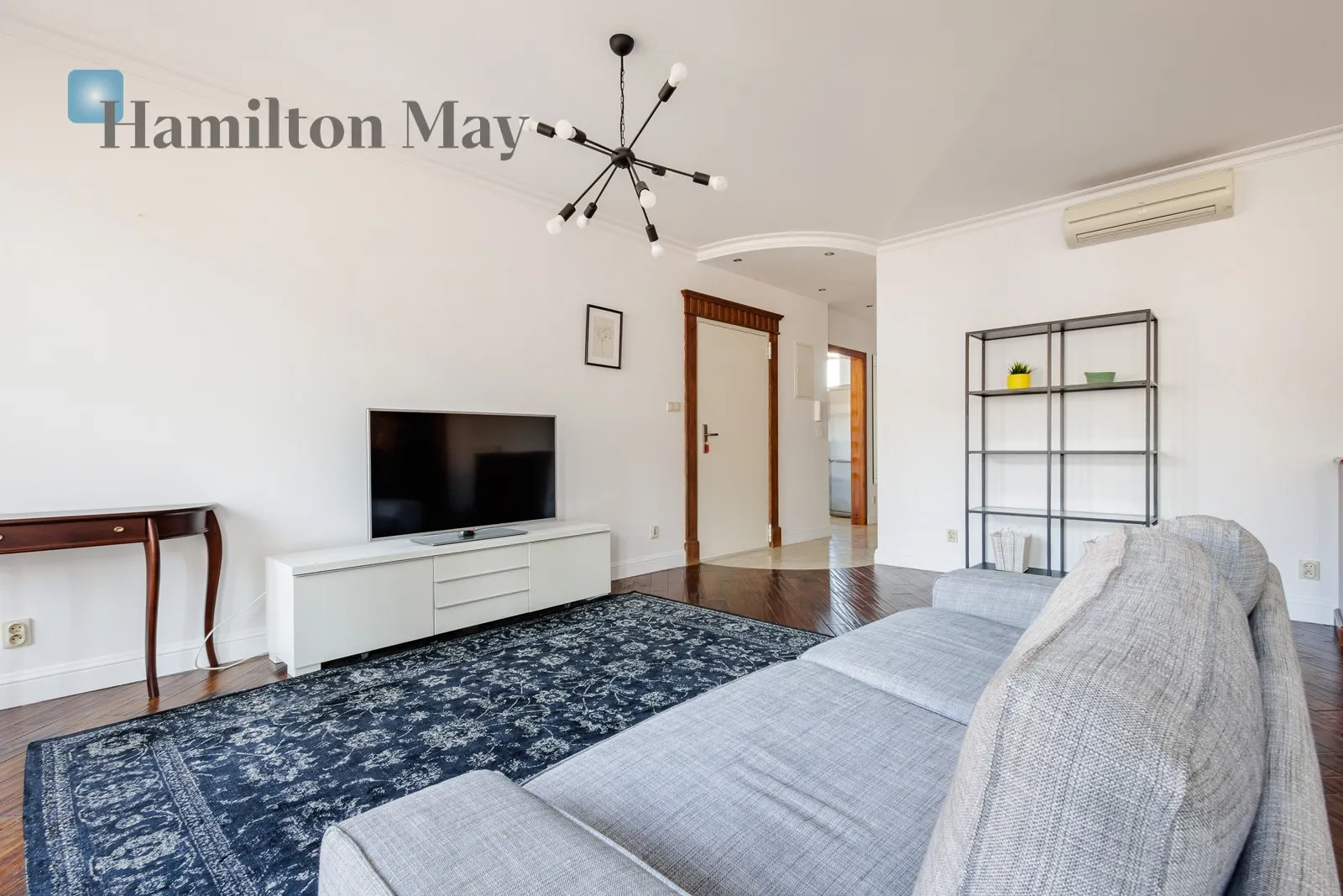 Street: Bednarska Region: Śródmieście Subregion: Powiśle Distance to centre: 1.66 km Level: 3 Price: 7000 PLN Bedrooms: 1 Bathrooms: 1 Size: 89.2m2 Price/m2: 78 PLN - slider