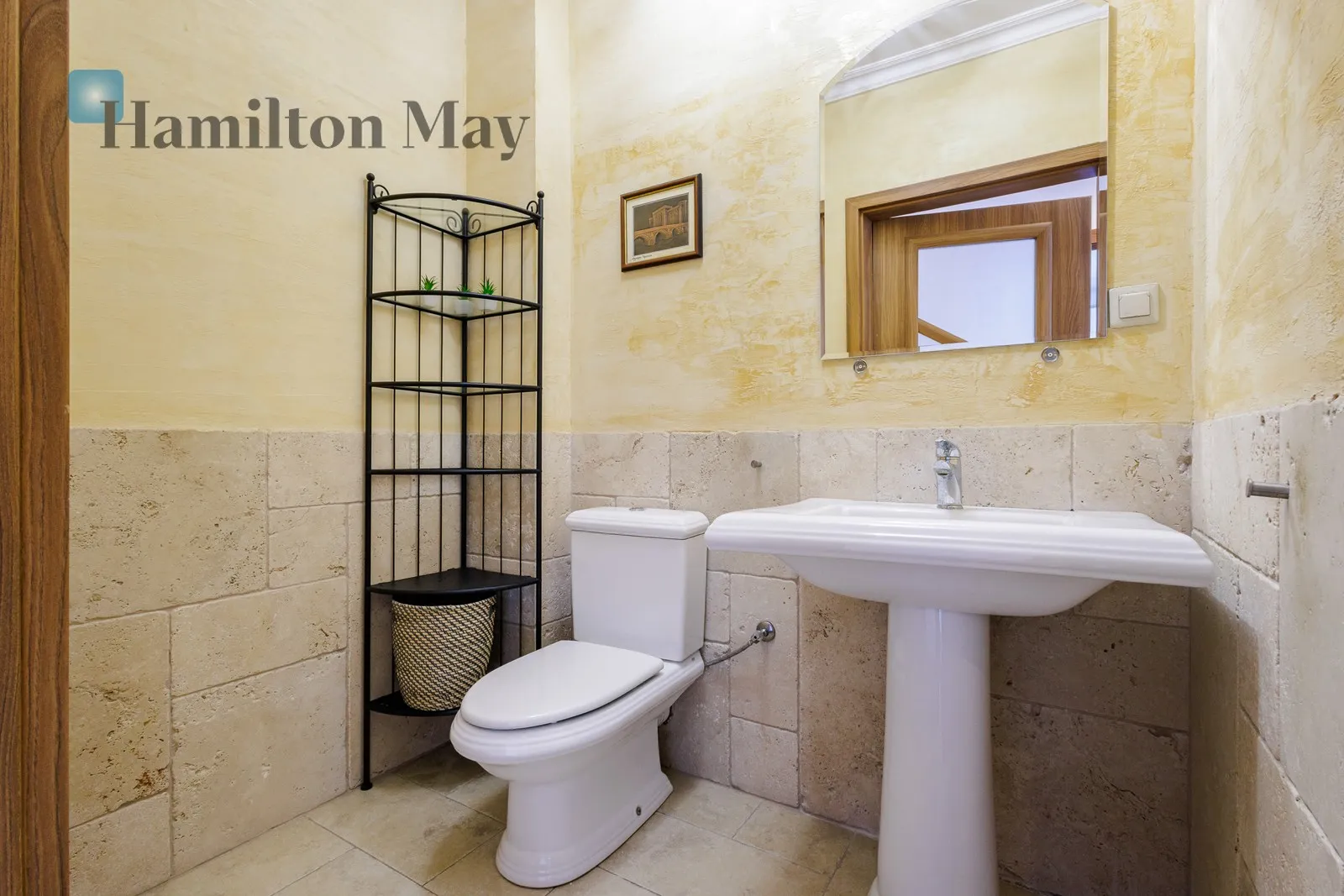 Street: Bednarska Region: Śródmieście Subregion: Powiśle Distance to centre: 1.66 km Level: 3 Price: 7000 PLN Bedrooms: 1 - slider