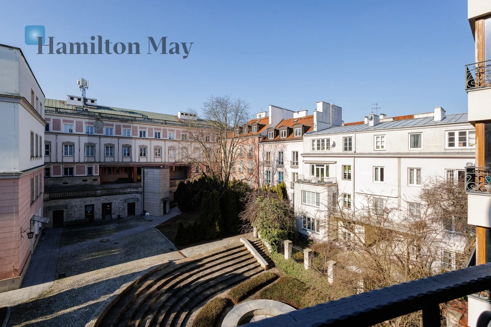 Region: Śródmieście Subregion: Powiśle Distance to centre: 1.66 km Level: 3 Price: 7000 PLN Bedrooms: 1 Bathrooms: 1 - slider