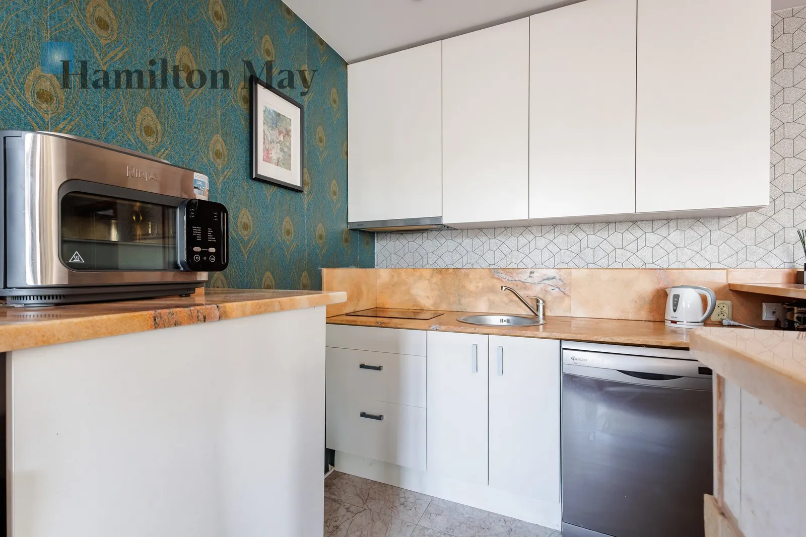 Street: Bednarska Region: Śródmieście Subregion: Powiśle Distance to centre: 1.66 km Level: 4 Price: 7500 PLN Bedrooms: 2 Bathrooms: 1 Size: 74m2 - slider