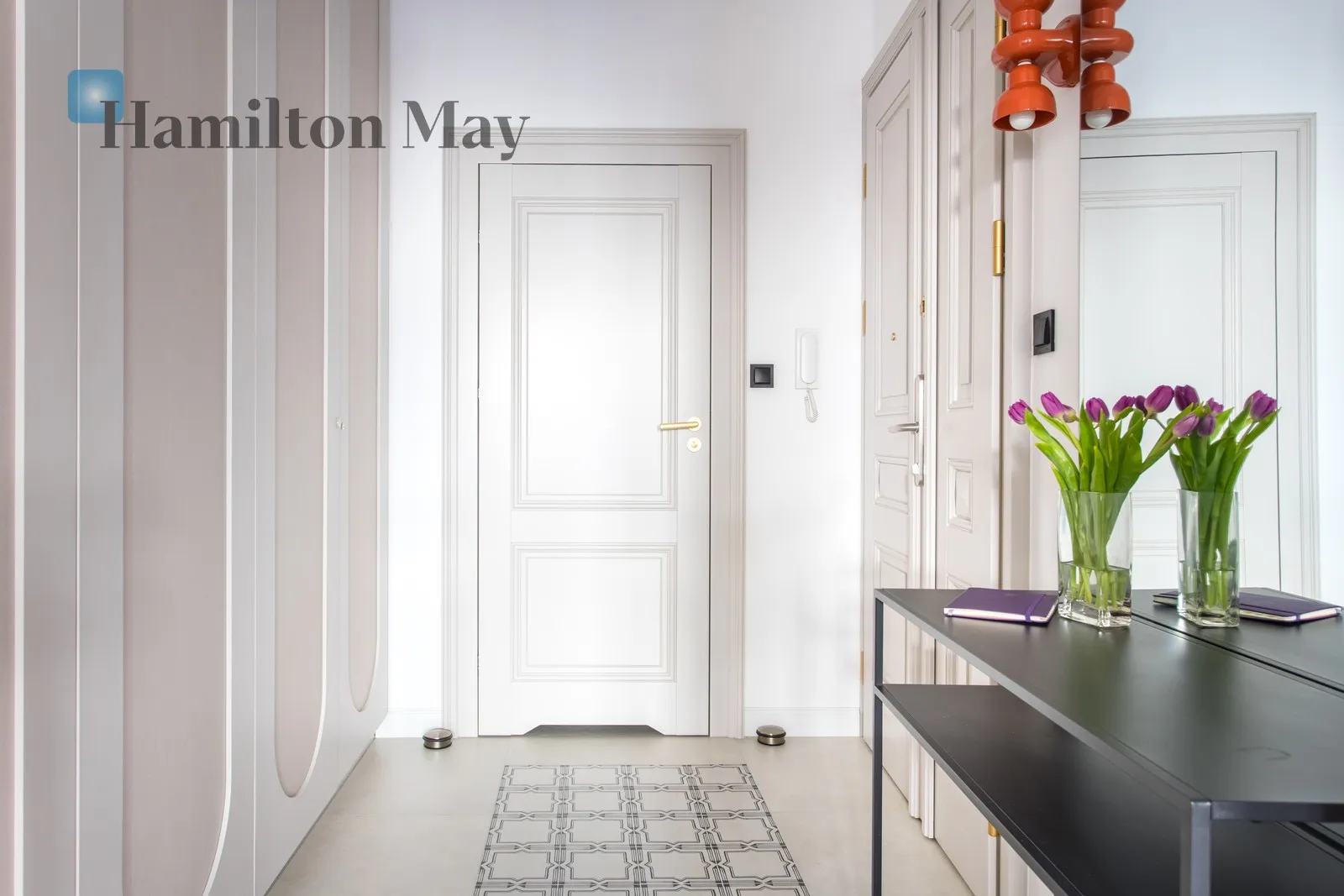 Street: Szczytnicka Region: Śródmieście Distance to centre: 1.63 km Level: 2 Price: 1070000 PLN Bedrooms: 1 Bathrooms: 1 Size: 40m2 - slider