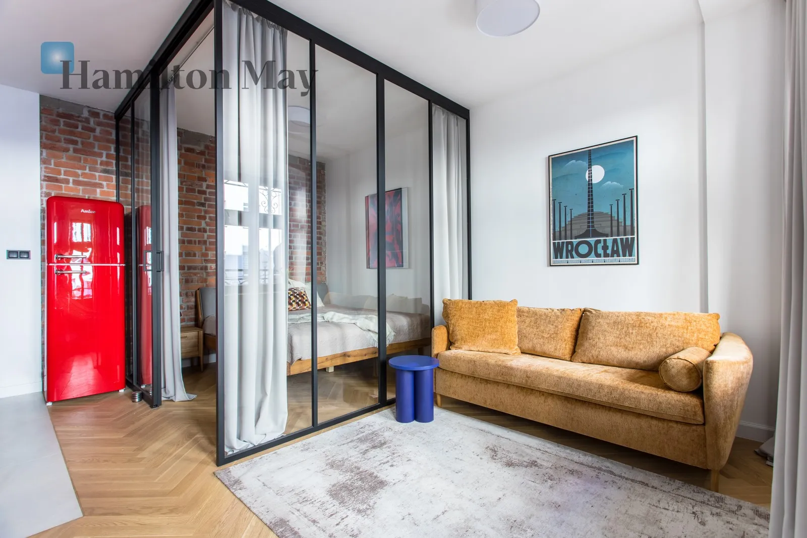 Street: Szczytnicka Region: Śródmieście Distance to centre: 1.63 km Level: 2 Price: 1070000 PLN Bedrooms: 1 Bathrooms: 1 - slider