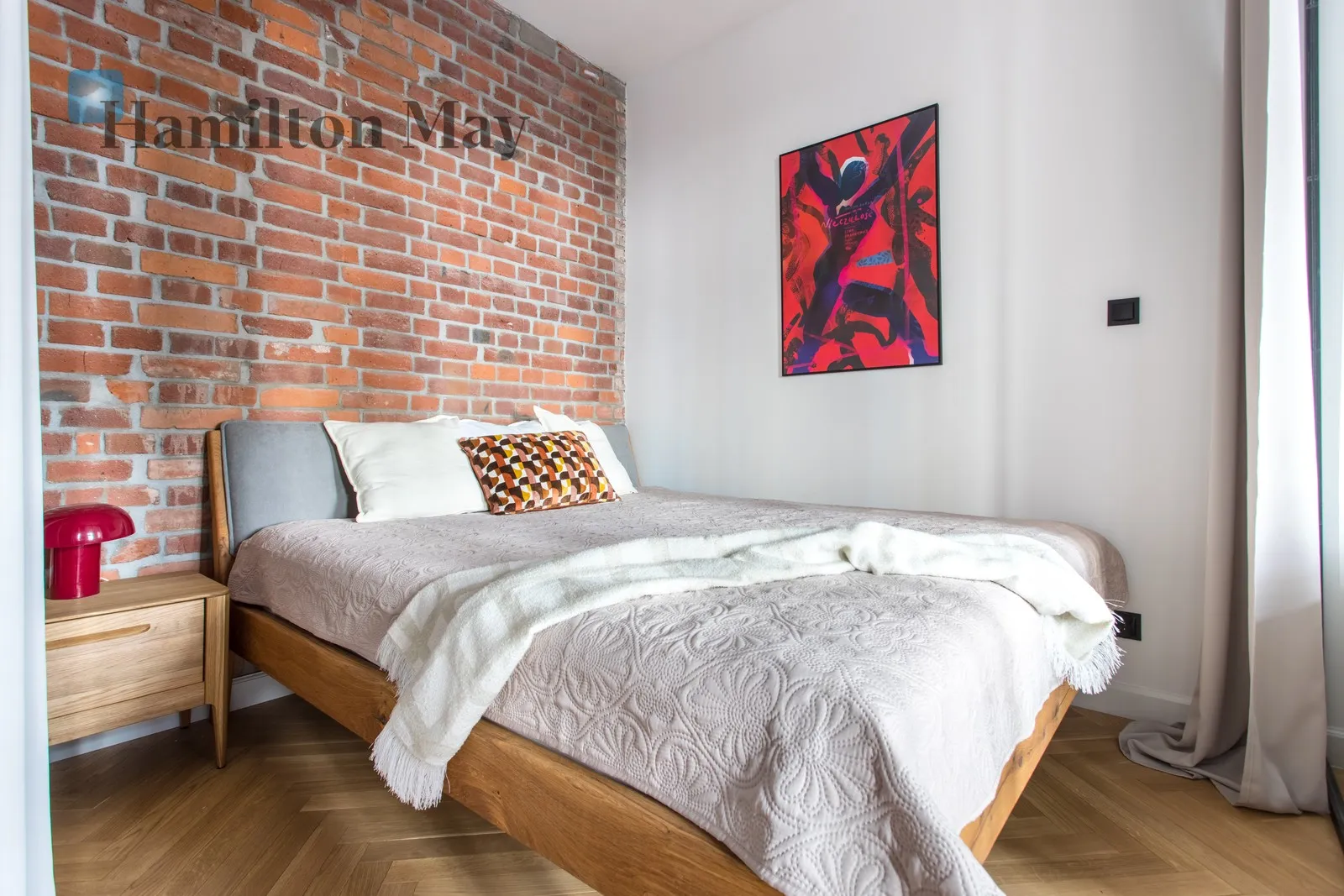 Region: Śródmieście Distance to centre: 1.63 km Level: 2 Price: 1070000 PLN Bedrooms: 1 Bathrooms: 1 Size: 40m2 - slider