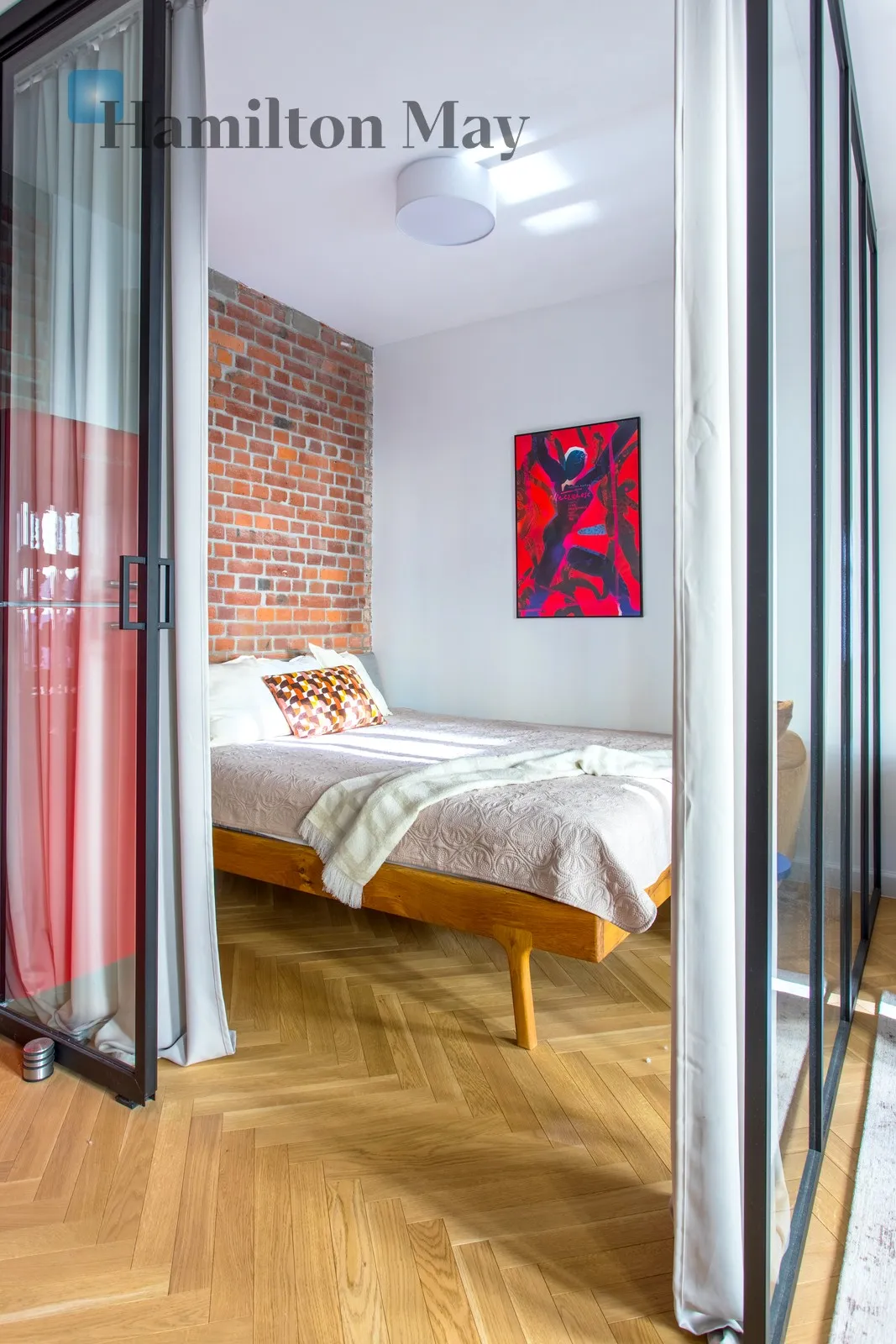 City: Wrocław Street: Szczytnicka Region: Śródmieście Distance to centre: 1.63 km Level: 2 Price: 1070000 PLN - slider